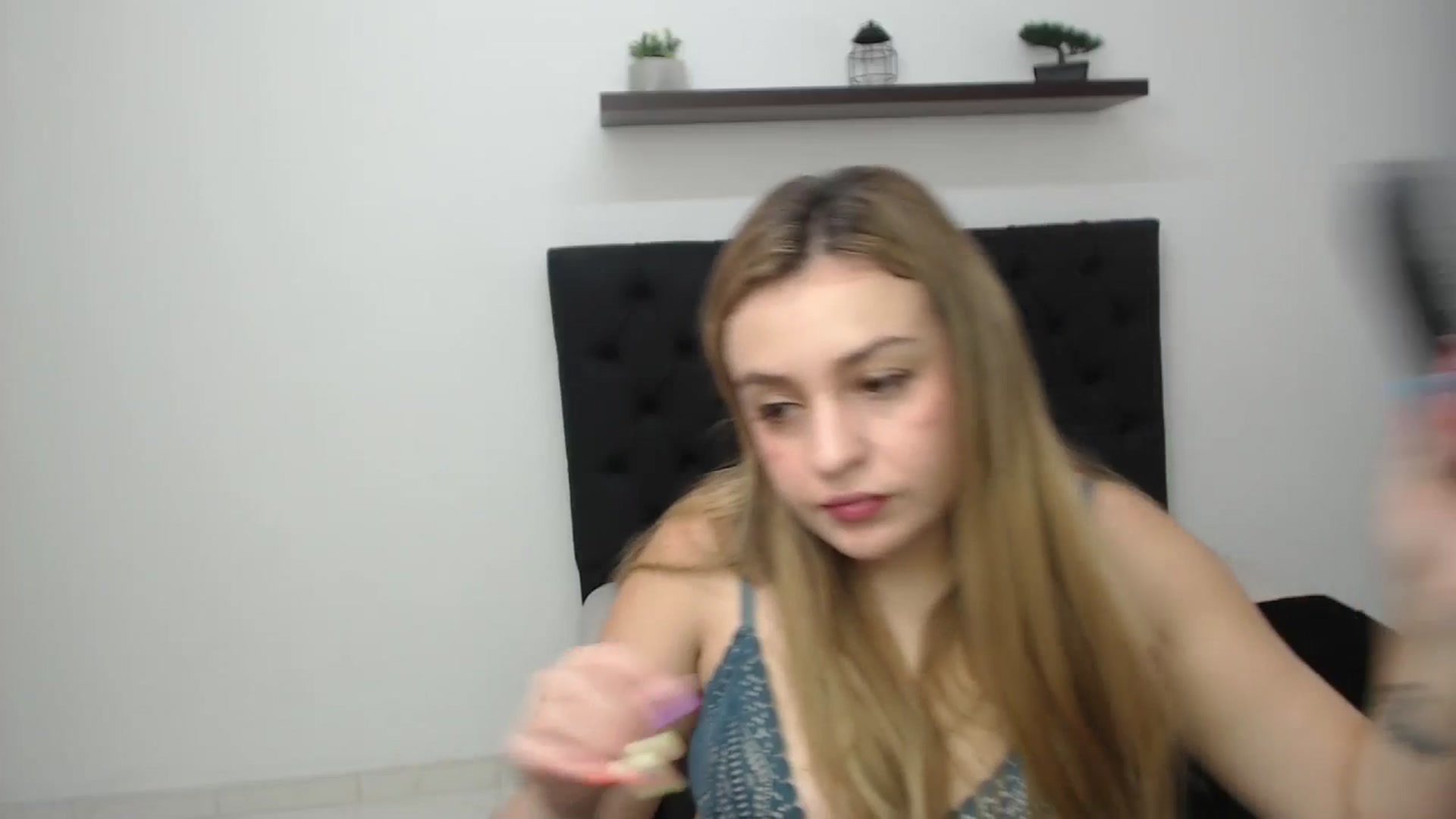 Gallery image thumbnail from CamilleDucan's myfreecams stream on, 04/02/2025, 13:33 image 11 of 20
