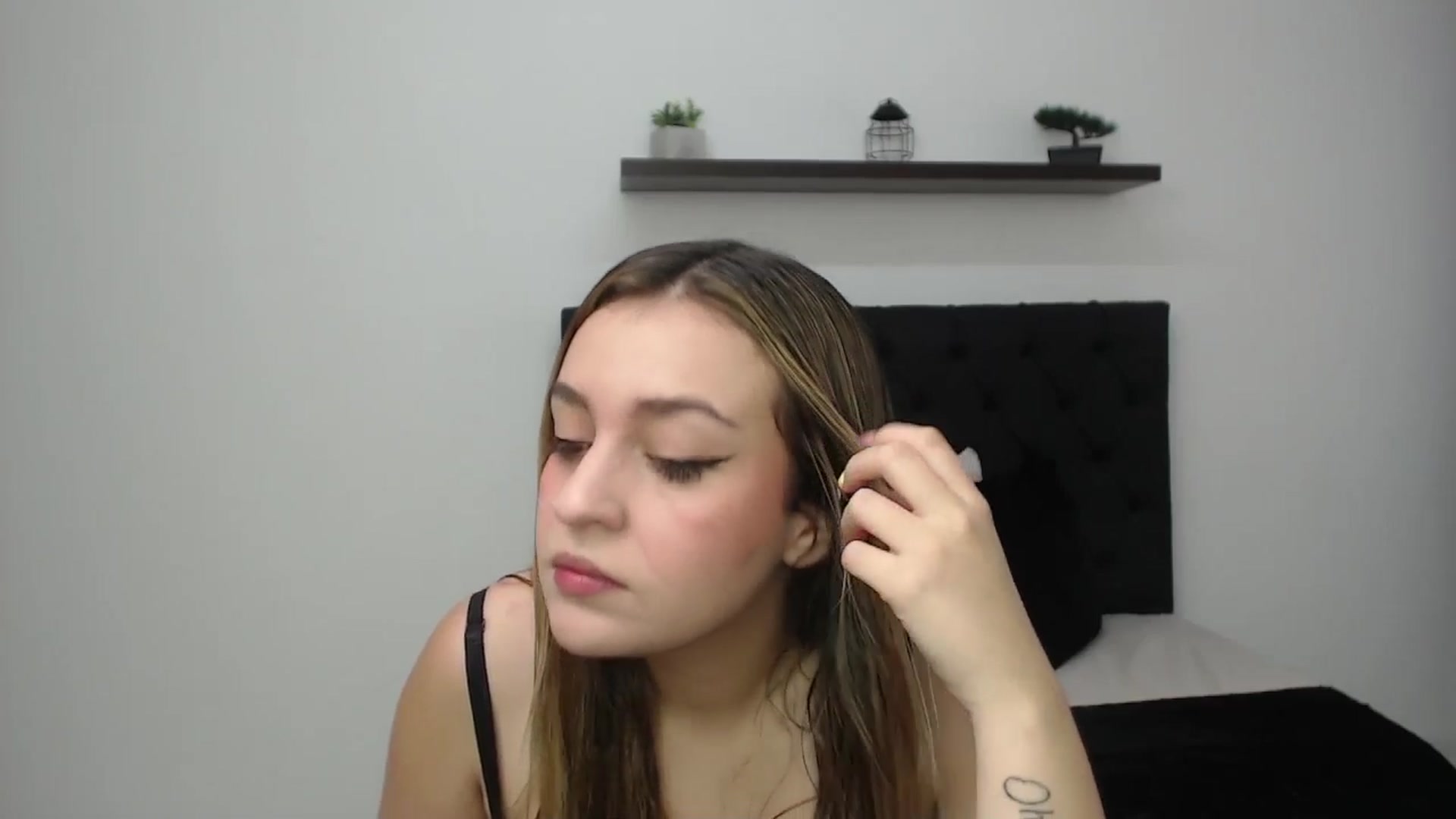 Gallery image thumbnail from CamilleDucan's myfreecams stream on, 04/03/2025, 13:48 image 3 of 20