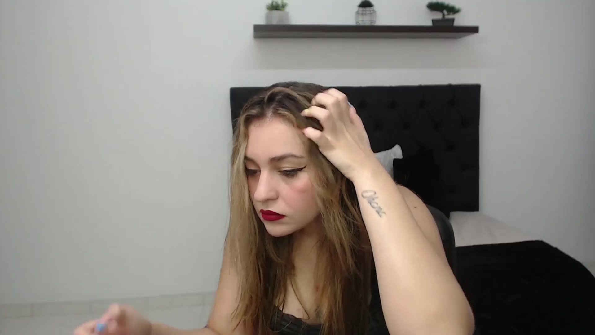 Gallery image thumbnail from CamilleDucan's myfreecams stream on, 04/03/2025, 13:48 image 18 of 20