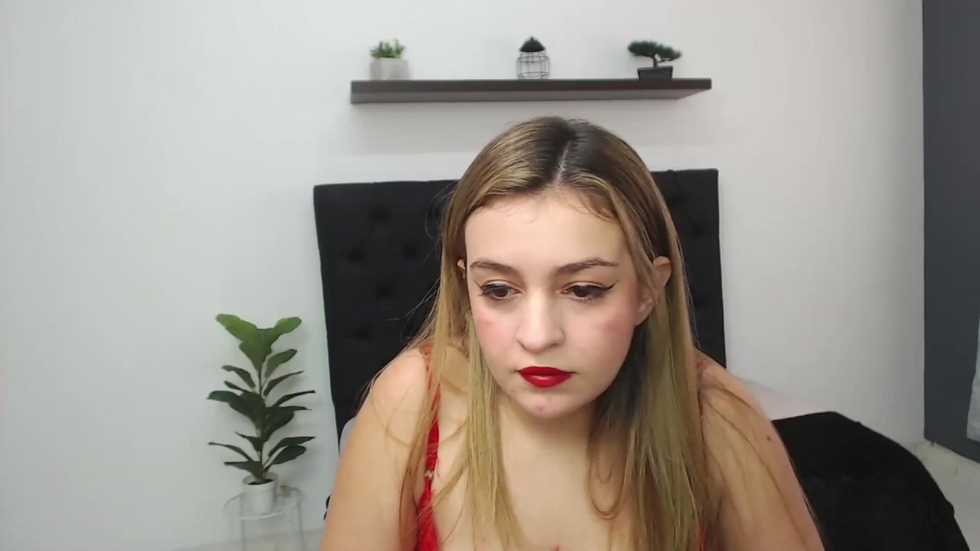 Gallery image thumbnail from CamilleDucan's myfreecams stream on, 04/07/2025, 14:21 image 19 of 20