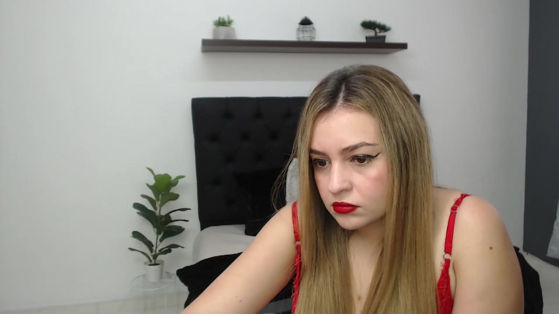 Gallery image thumbnail from CamilleDucan's myfreecams stream on, 04/11/2025, 13:50 image 20 of 20
