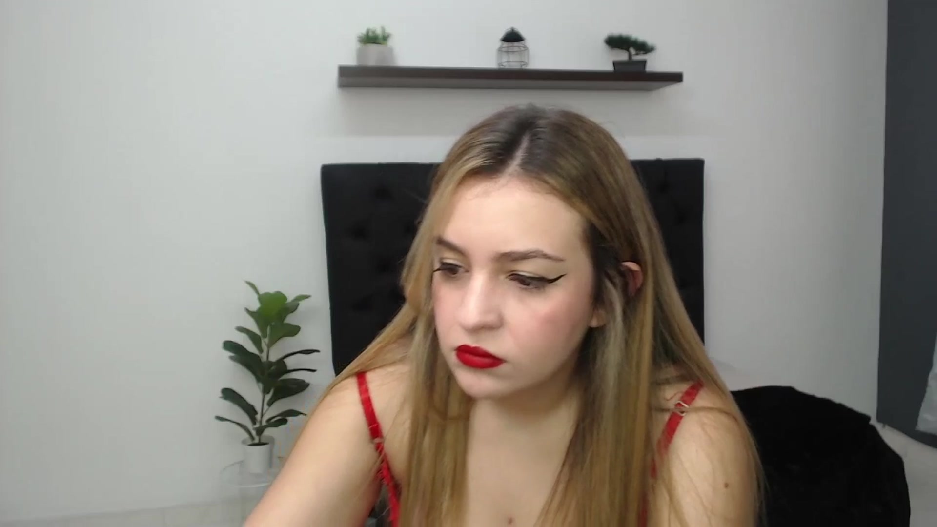 Gallery image thumbnail from CamilleDucan's myfreecams stream on, 04/11/2025, 13:50 image 10 of 20