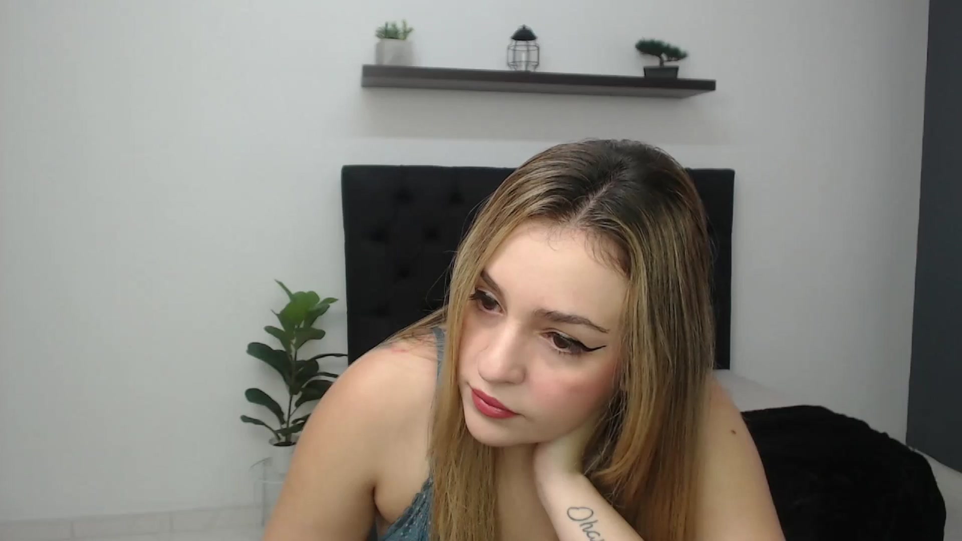 Gallery image thumbnail from CamilleDucan's myfreecams stream on, 04/21/2025, 13:26 image 3 of 20