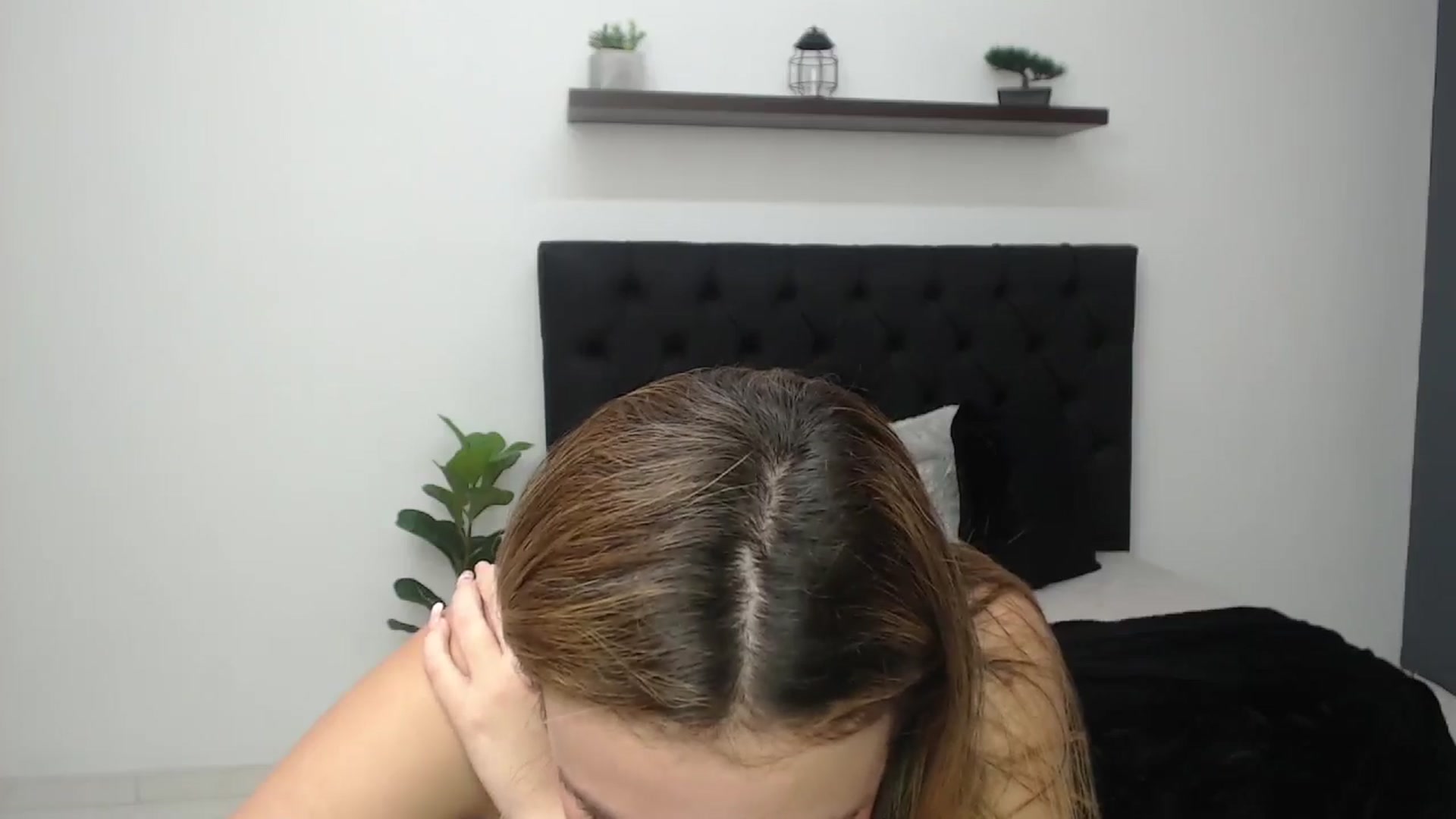 Gallery image thumbnail from CamilleDucan's myfreecams stream on, 04/21/2025, 18:24 image 16 of 20