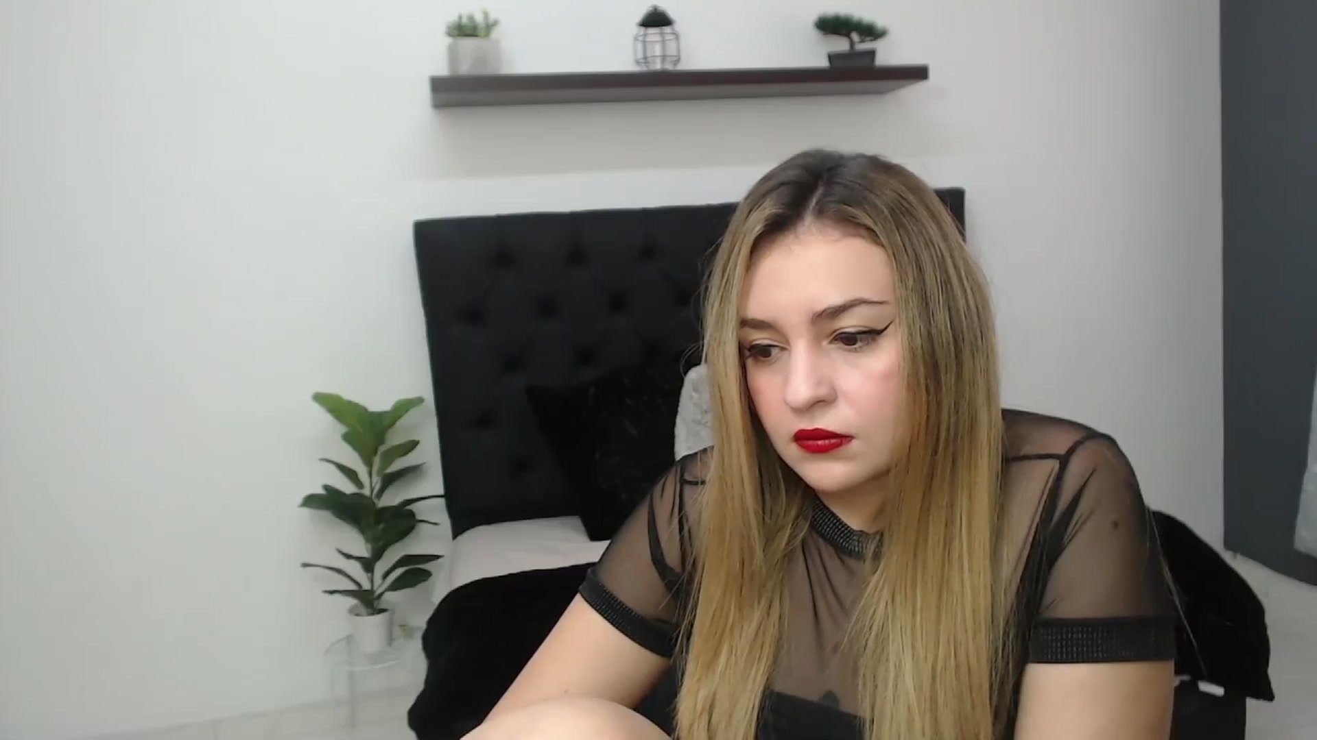 Gallery image thumbnail from CamilleDucan's myfreecams stream on, 04/25/2025, 14:17 image 8 of 20