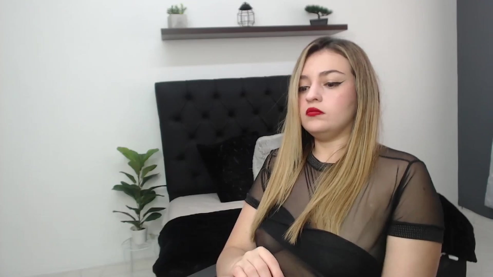 Gallery image thumbnail from CamilleDucan's myfreecams stream on, 04/25/2025, 14:17 image 15 of 20