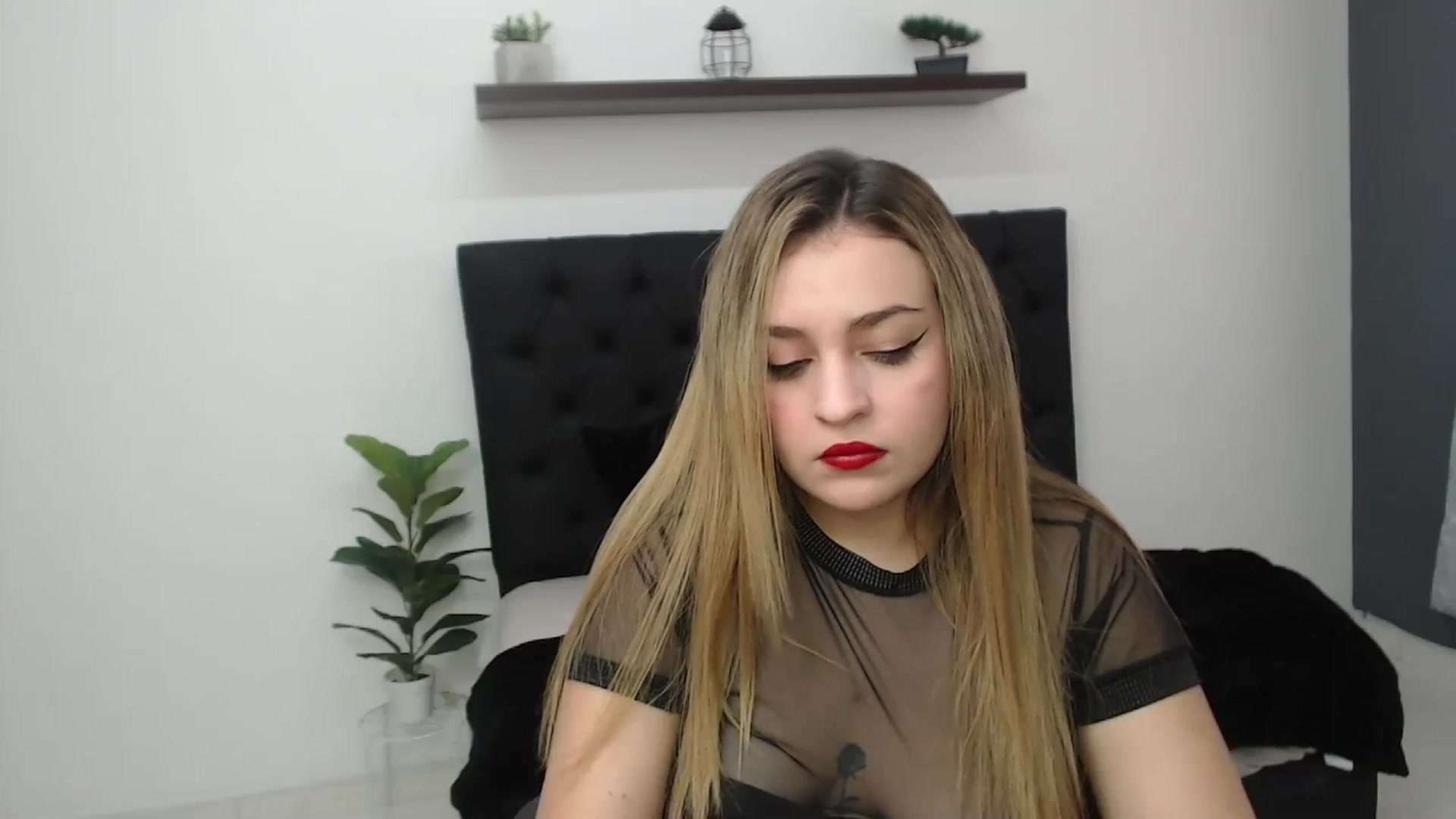 Gallery image thumbnail from CamilleDucan's myfreecams stream on, 04/25/2025, 14:17 image 3 of 20