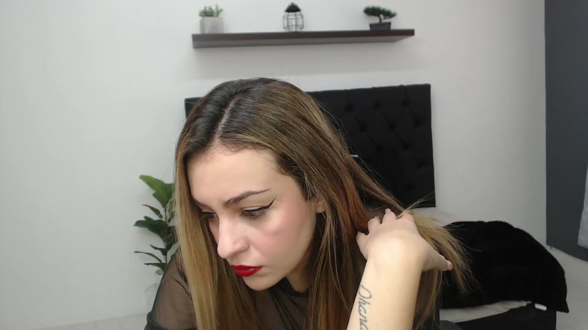 Gallery image thumbnail from CamilleDucan's myfreecams stream on, 04/25/2025, 14:17 image 6 of 20