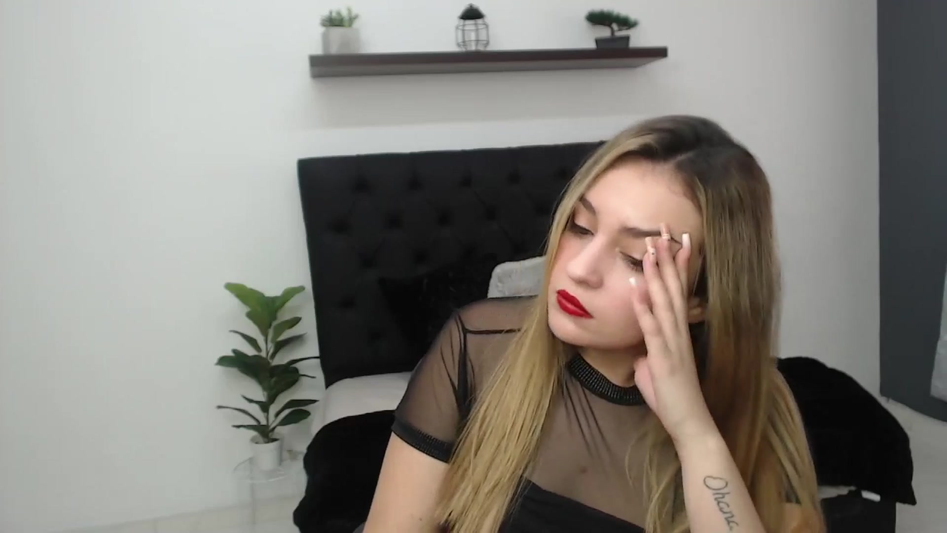Gallery image thumbnail from CamilleDucan's myfreecams stream on, 04/25/2025, 14:17 image 7 of 20