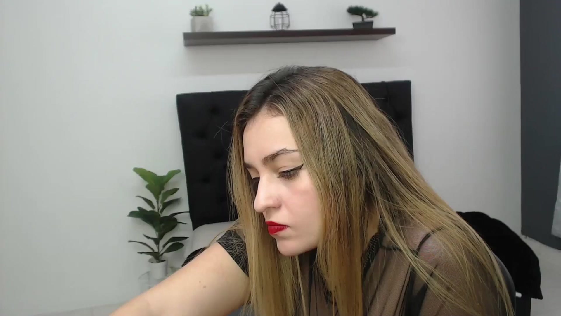 Gallery image thumbnail from CamilleDucan's myfreecams stream on, 04/25/2025, 15:59 image 9 of 20