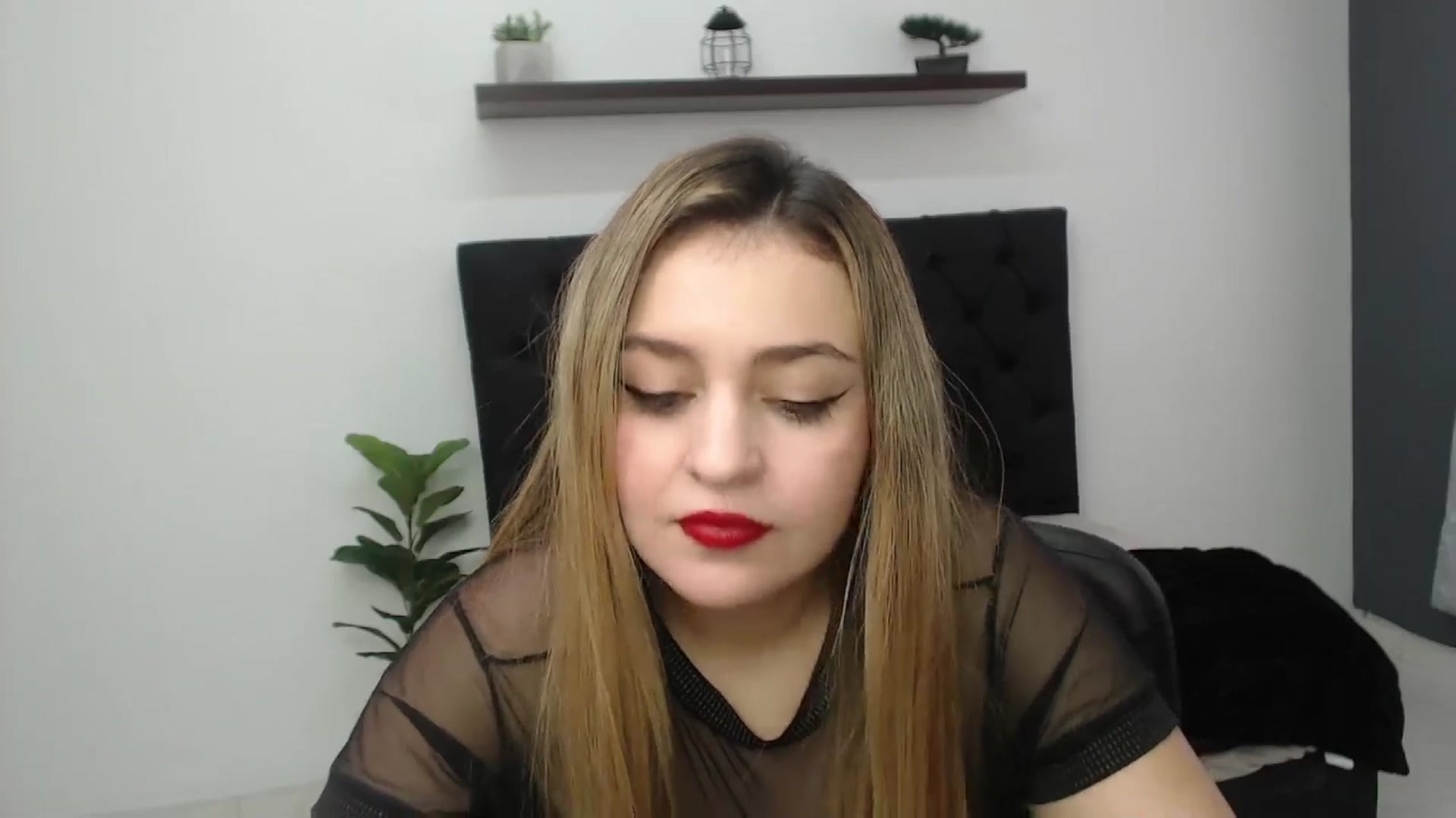 Gallery image thumbnail from CamilleDucan's myfreecams stream on, 04/25/2025, 15:59 image 6 of 20