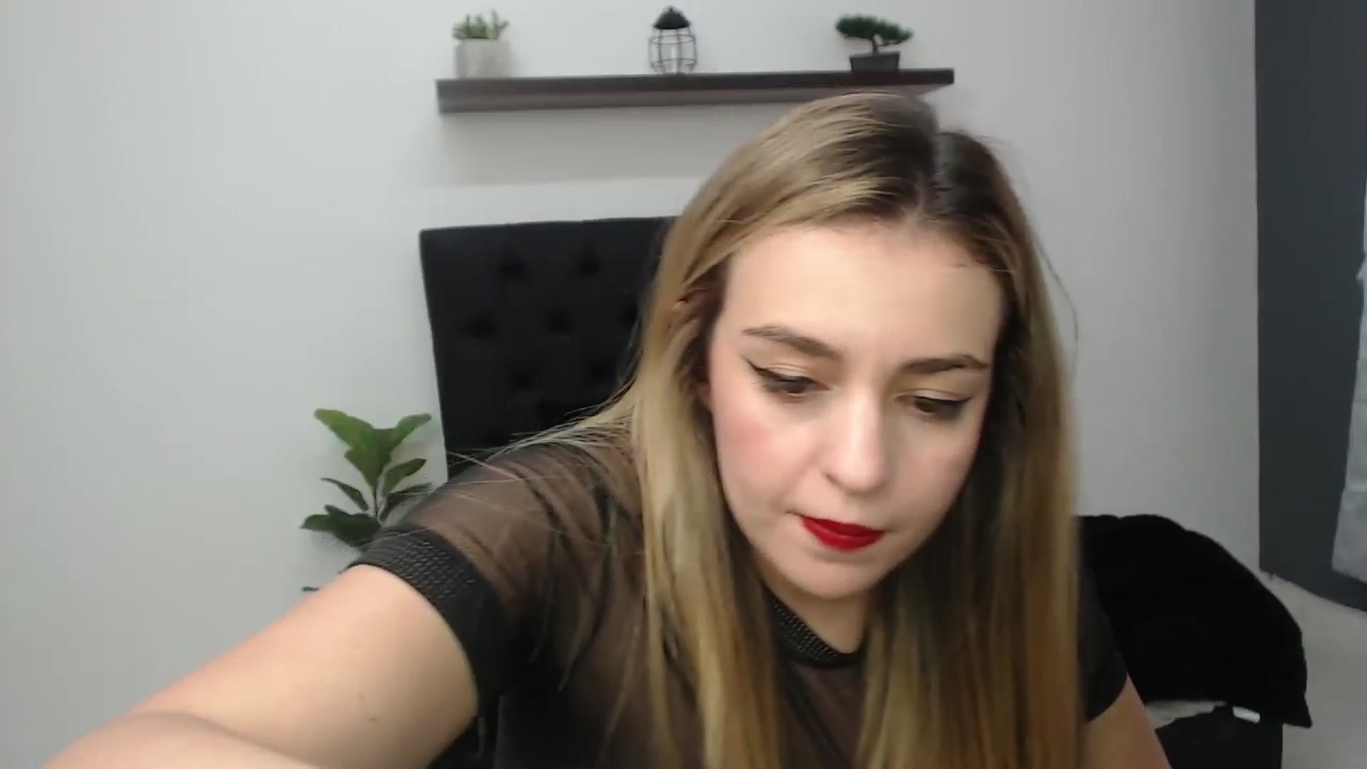 Gallery image thumbnail from CamilleDucan's myfreecams stream on, 04/25/2025, 16:58 image 16 of 20