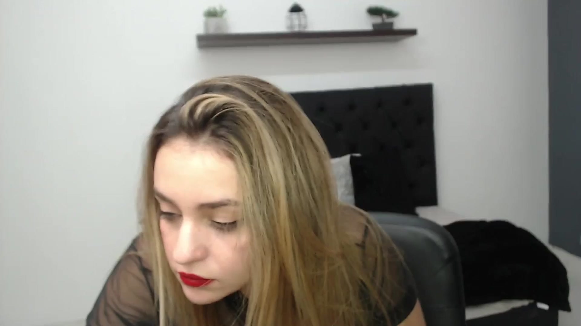 Gallery image thumbnail from CamilleDucan's myfreecams stream on, 04/25/2025, 16:58 image 19 of 20