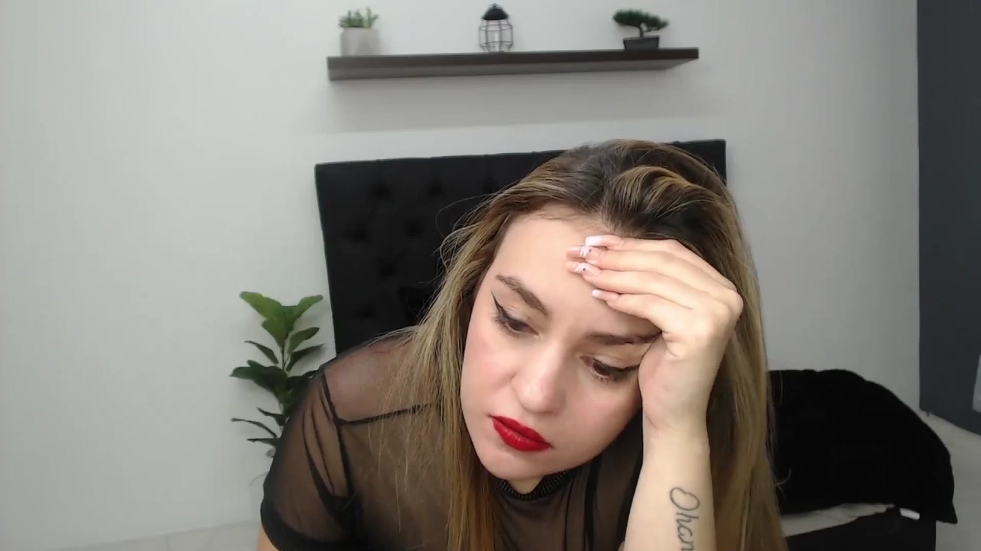 Gallery image thumbnail from CamilleDucan's myfreecams stream on, 04/25/2025, 16:58 image 18 of 20
