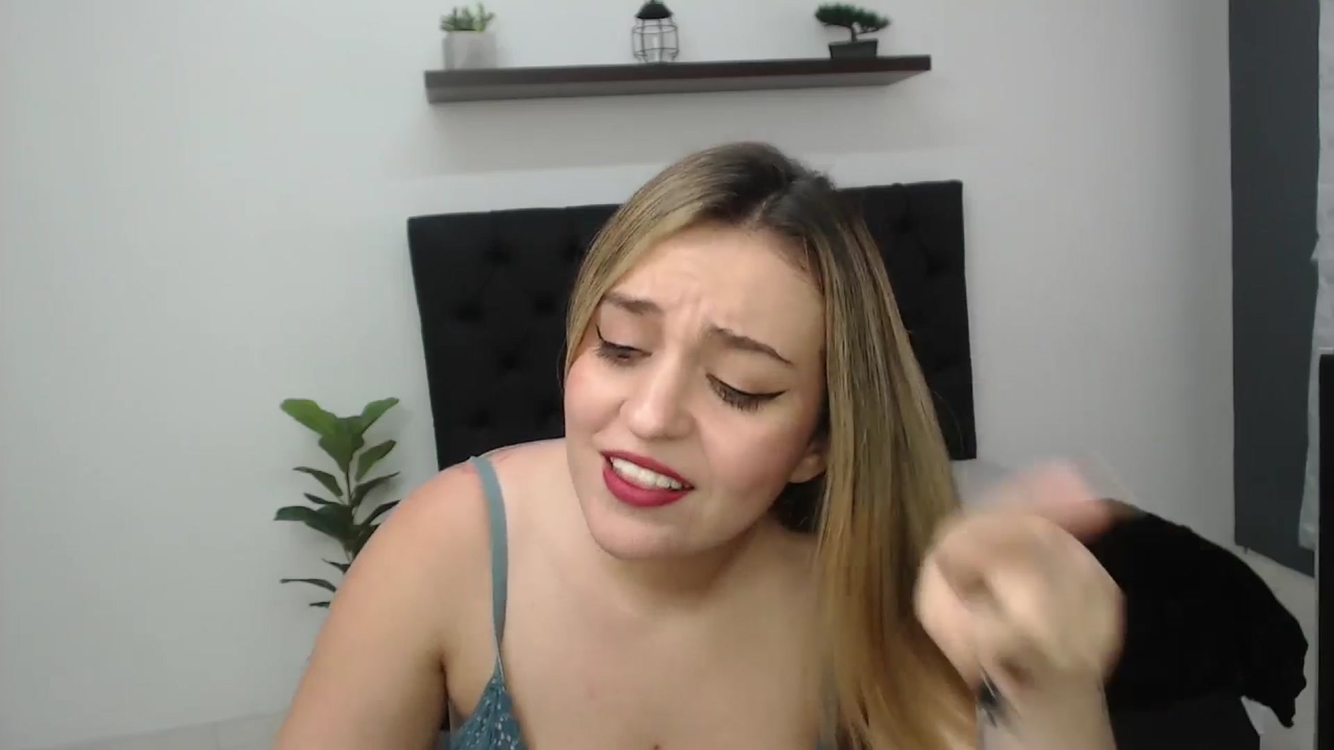 Gallery image thumbnail from CamilleDucan's myfreecams stream on, 05/06/2025, 16:55 image 4 of 20