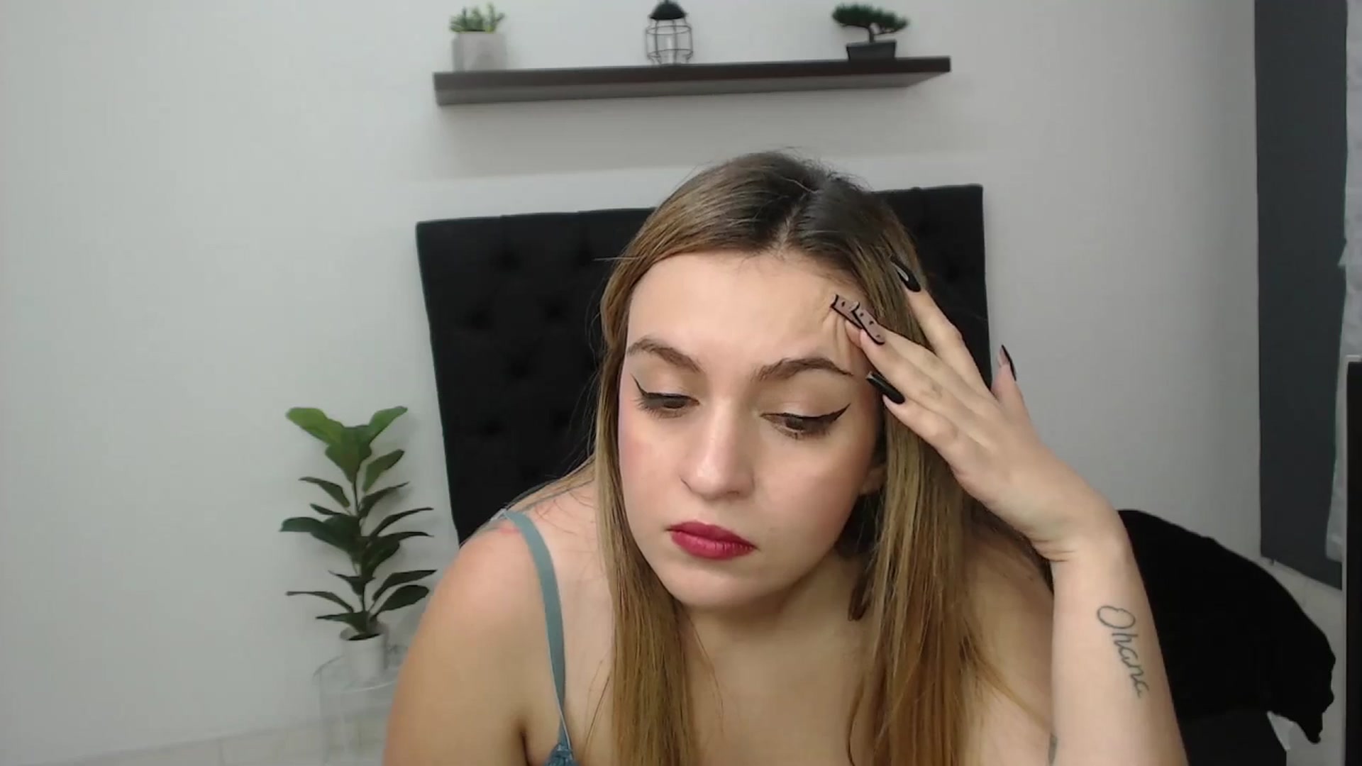 Gallery image thumbnail from CamilleDucan's myfreecams stream on, 05/06/2025, 16:55 image 14 of 20