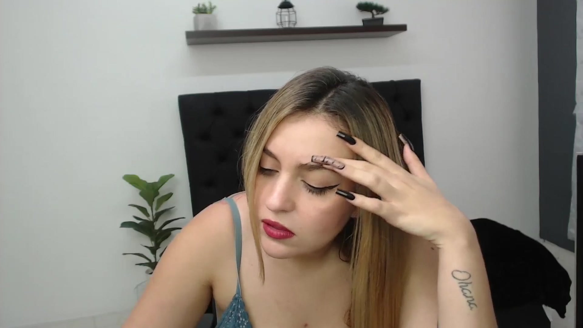 Gallery image thumbnail from CamilleDucan's myfreecams stream on, 05/06/2025, 16:55 image 5 of 20