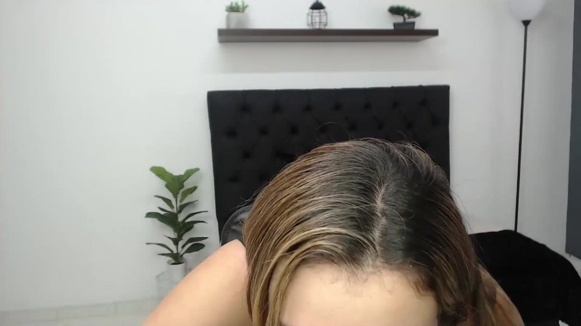 Gallery image thumbnail from CamilleDucan's myfreecams stream on, 05/08/2025, 14:35 image 4 of 20