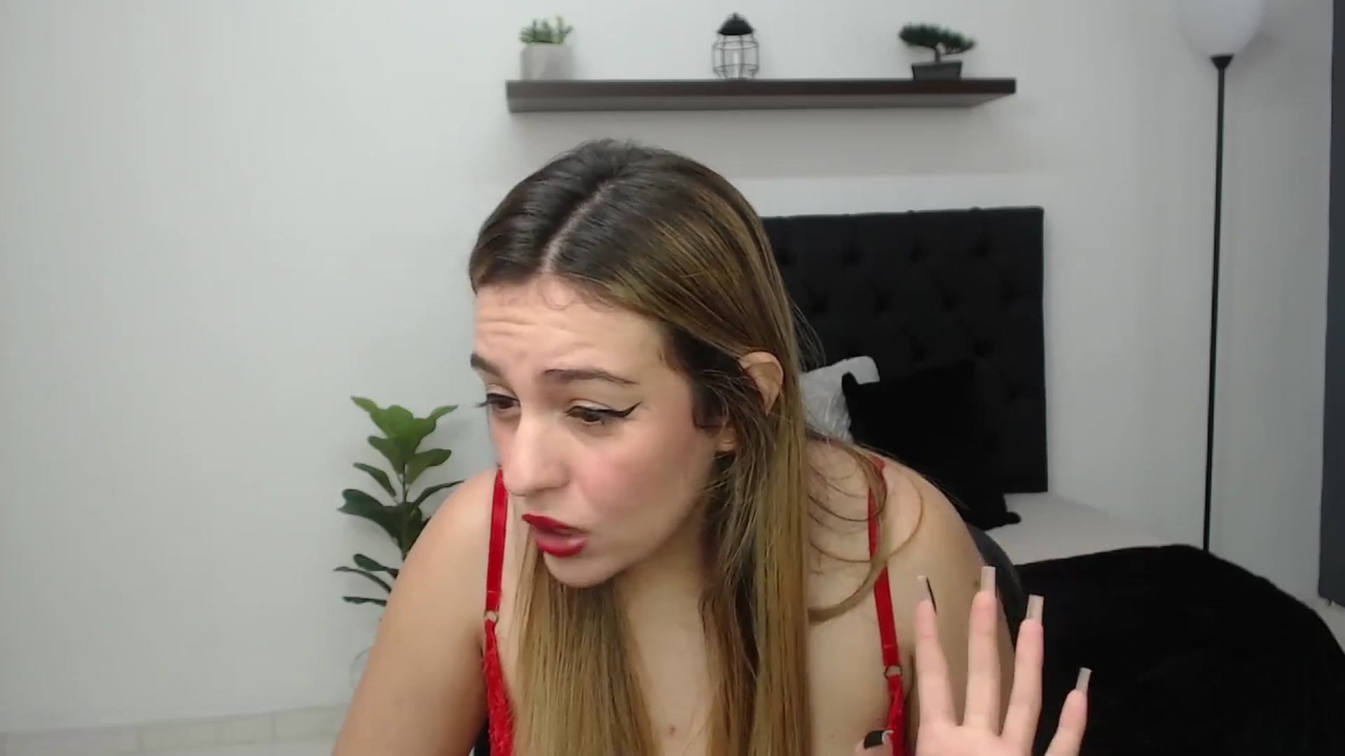 Gallery image thumbnail from CamilleDucan's myfreecams stream on, 05/09/2025, 14:36 image 14 of 20