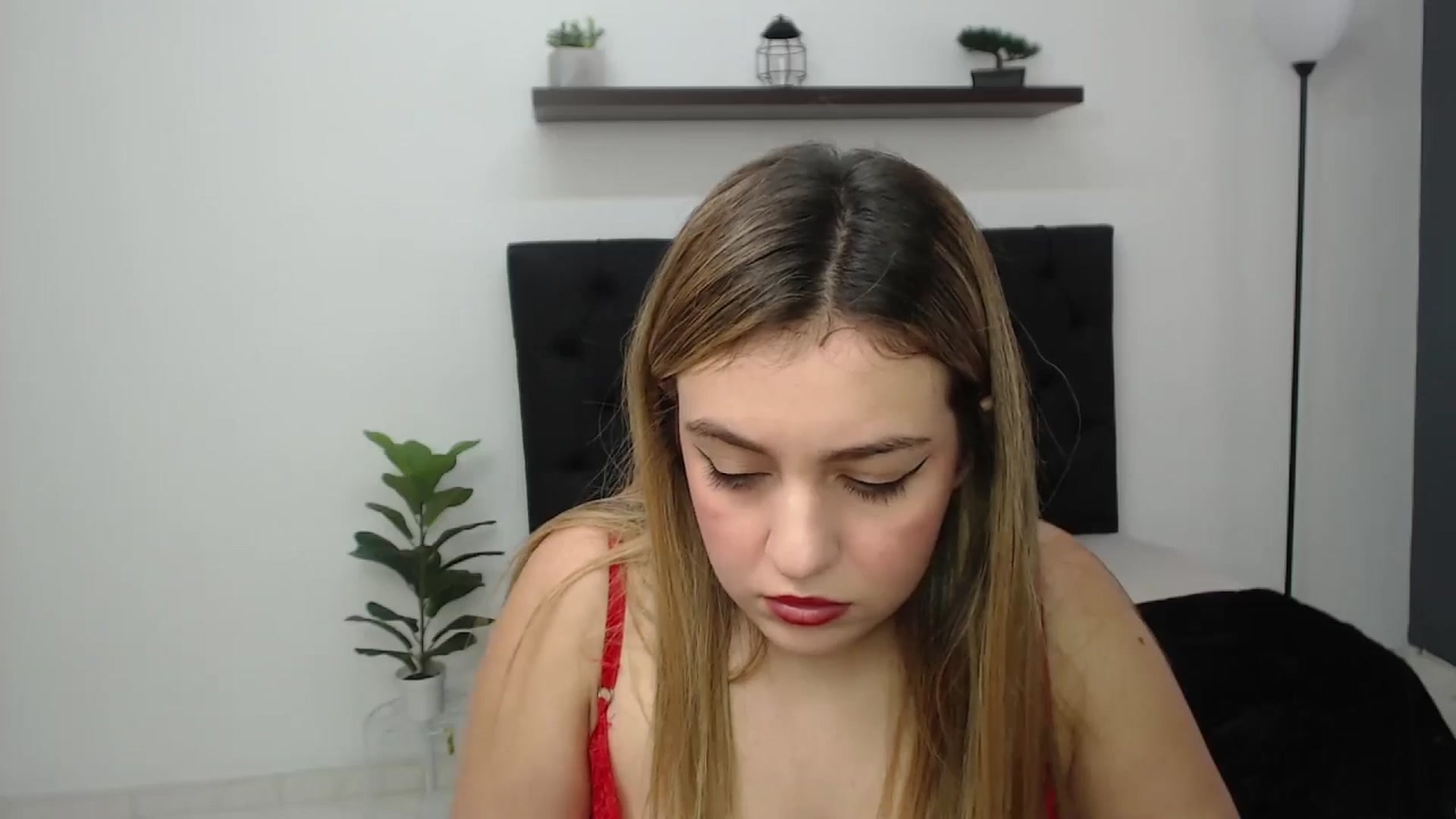 Gallery image thumbnail from CamilleDucan's myfreecams stream on, 05/09/2025, 14:54 image 11 of 20