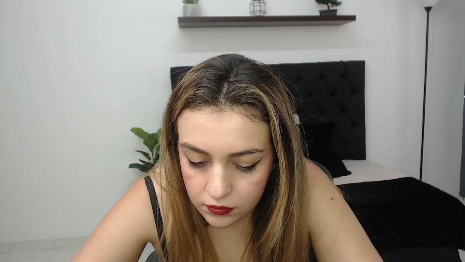 Gallery image thumbnail from CamilleDucan's myfreecams stream on, 05/13/2025, 16:46 image 20 of 20