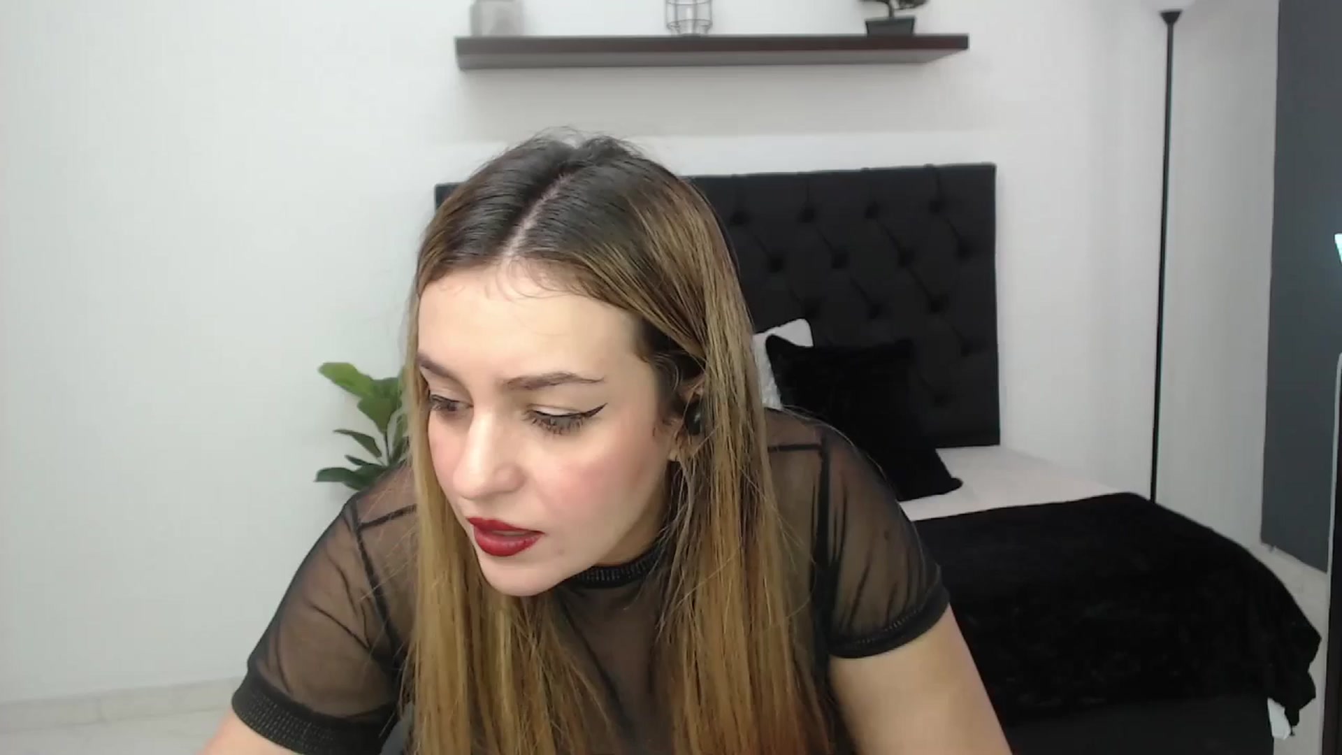 Gallery image thumbnail from CamilleDucan's myfreecams stream on, 05/15/2025, 17:27 image 1 of 20