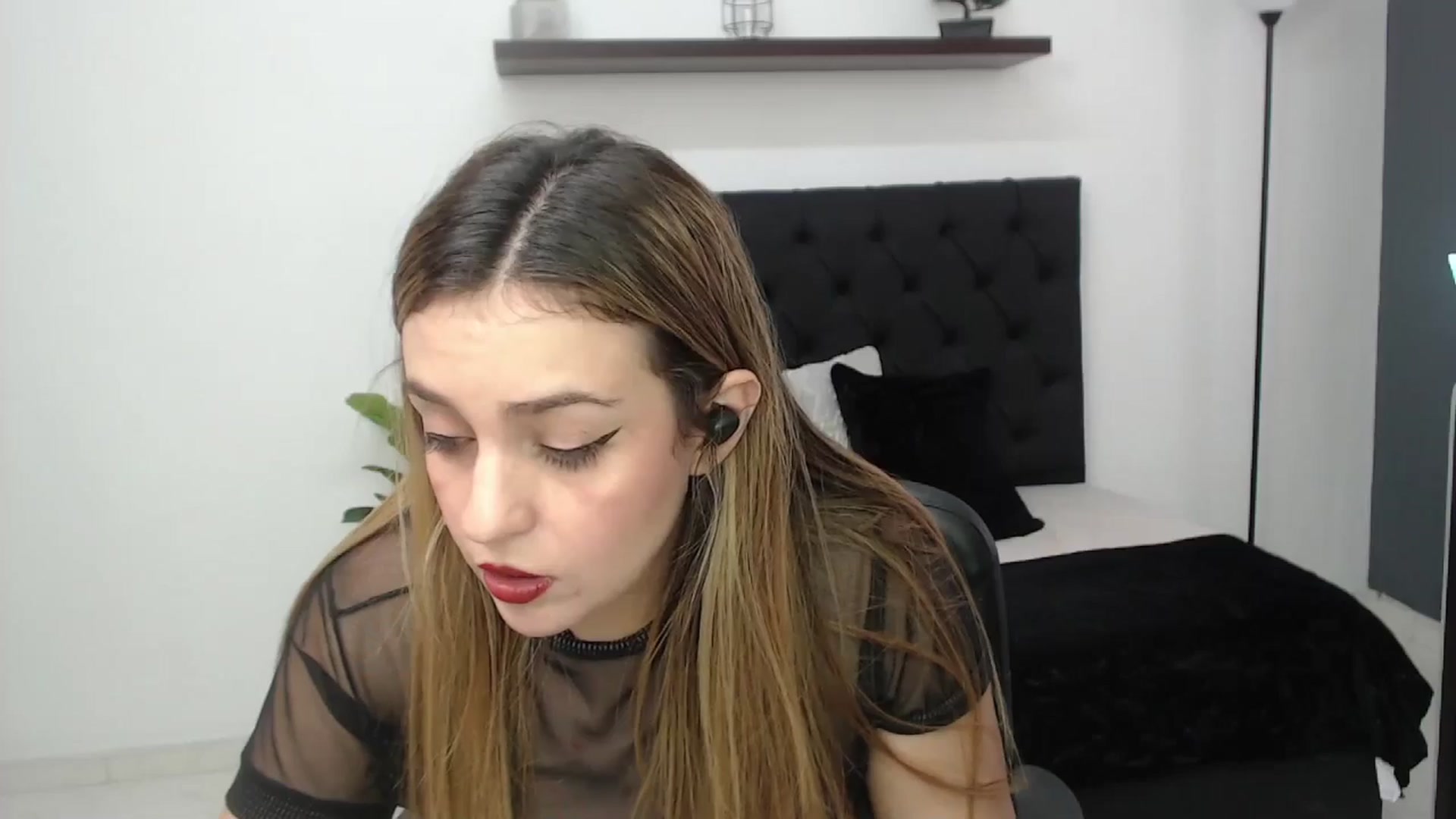Gallery image thumbnail from CamilleDucan's myfreecams stream on, 05/15/2025, 17:27 image 9 of 20