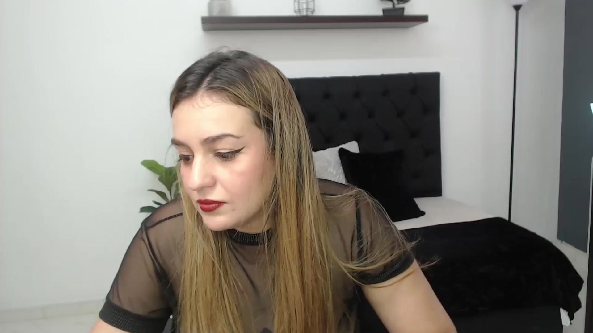 Gallery image thumbnail from CamilleDucan's myfreecams stream on, 05/15/2025, 17:27 image 8 of 20