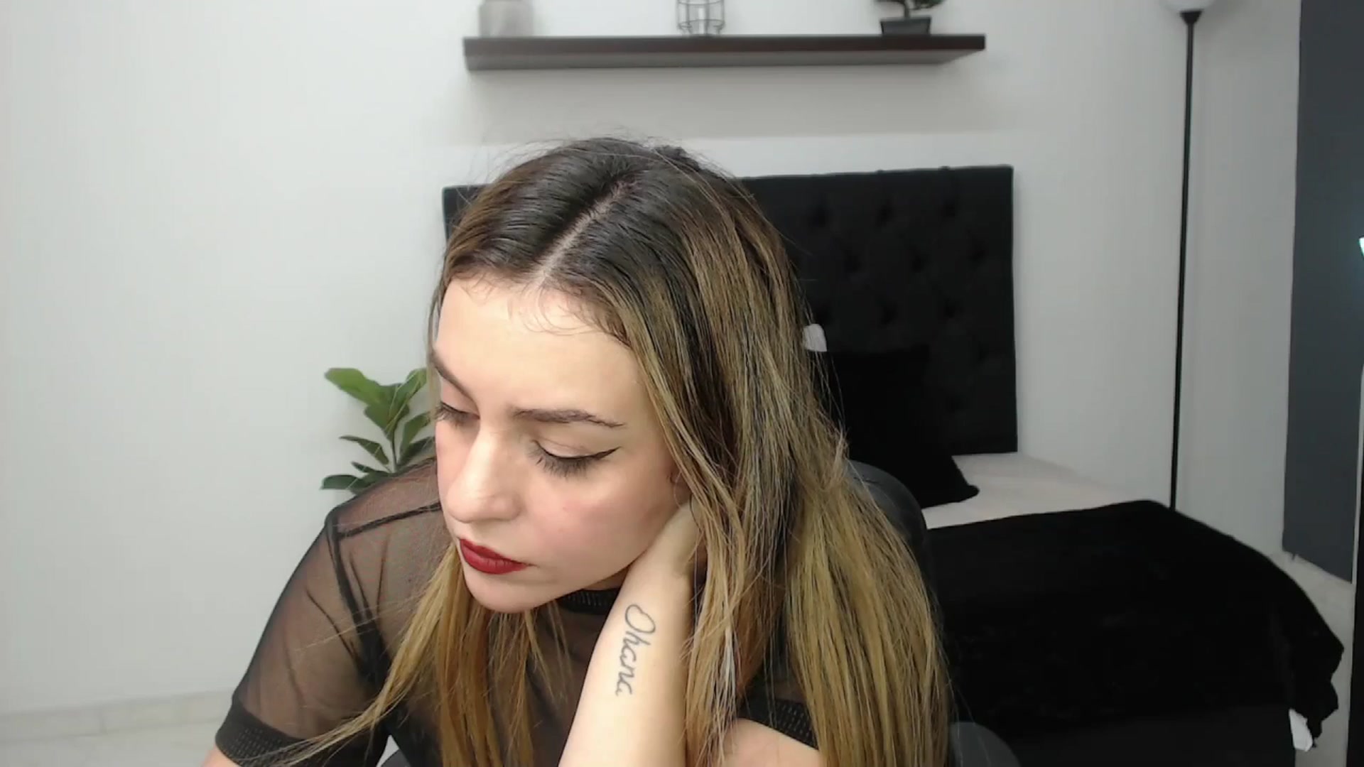 Gallery image thumbnail from CamilleDucan's myfreecams stream on, 05/15/2025, 18:19 image 13 of 20