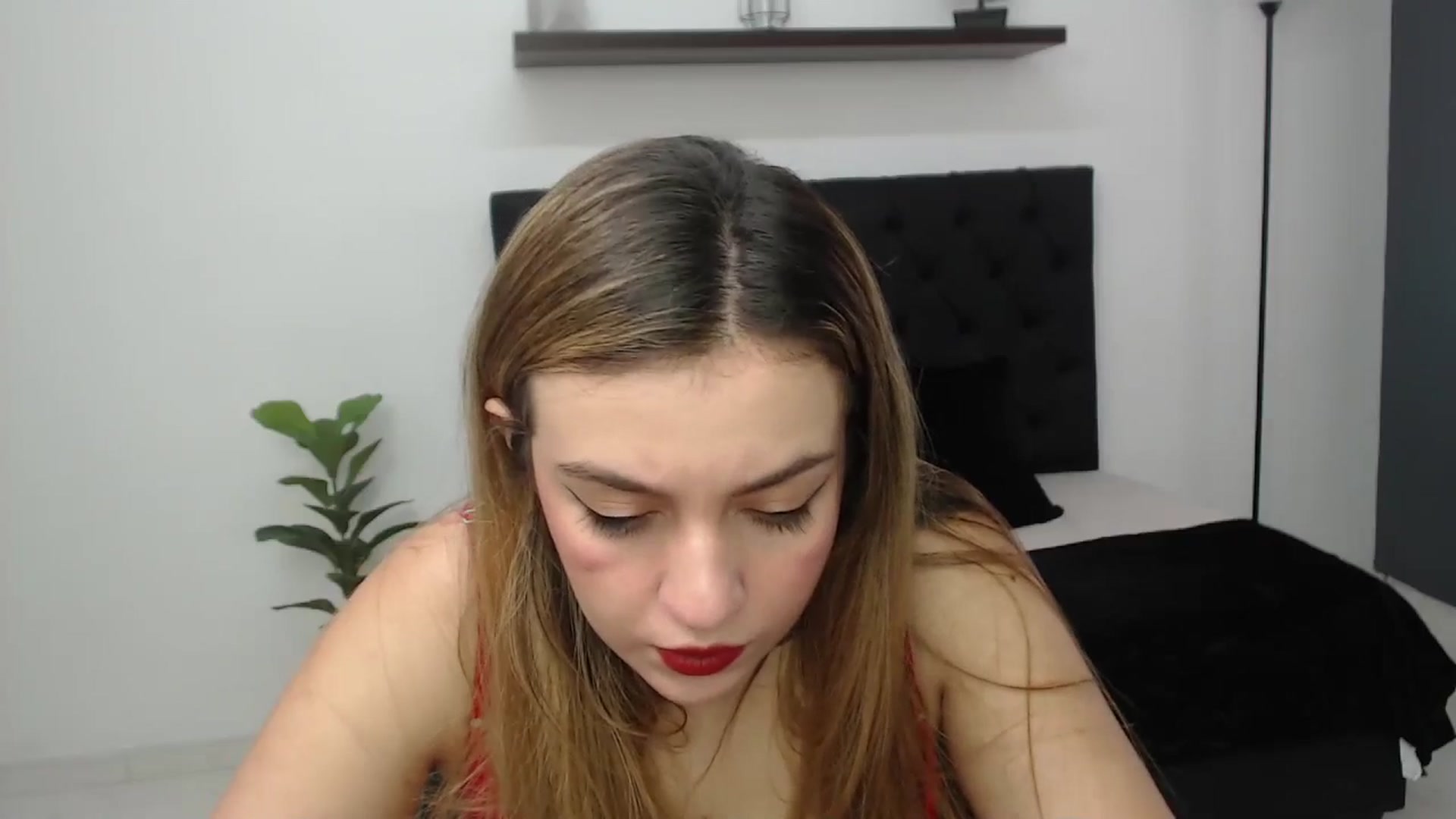 Gallery image thumbnail from CamilleDucan's myfreecams stream on, 05/17/2025, 14:18 image 17 of 20