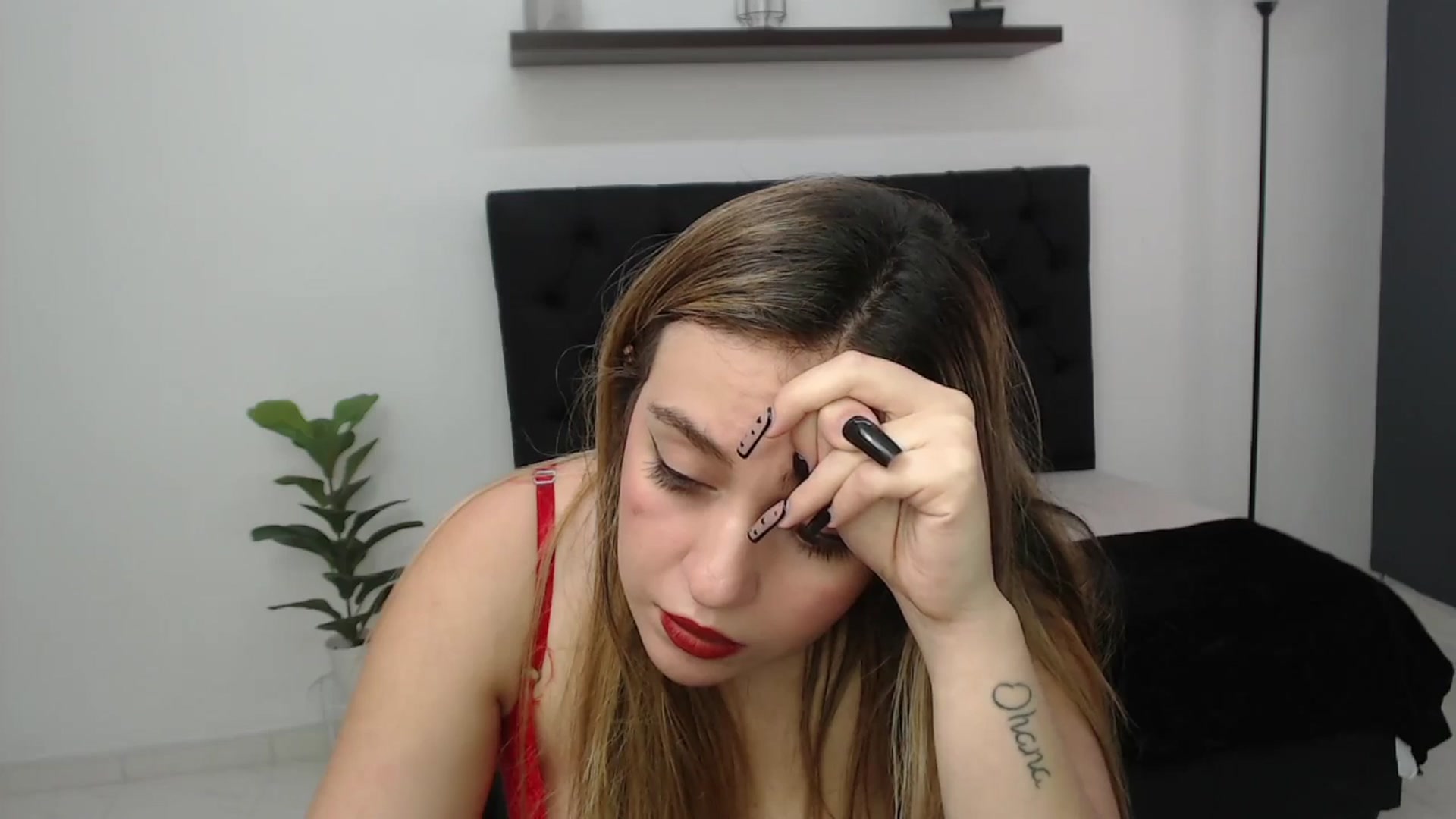 Gallery image thumbnail from CamilleDucan's myfreecams stream on, 05/17/2025, 16:57 image 12 of 20