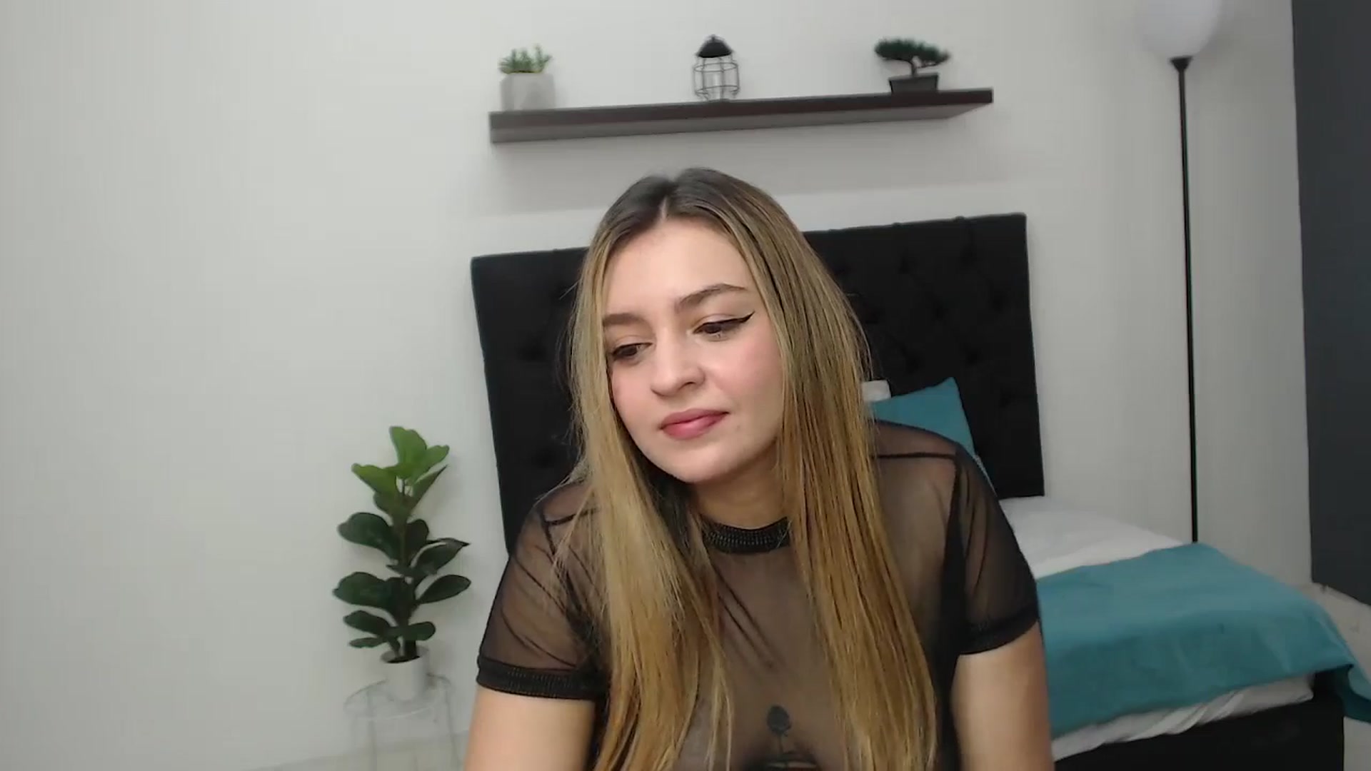 Gallery image thumbnail from CamilleDucan's myfreecams stream on, 05/24/2025, 13:59 image 17 of 20