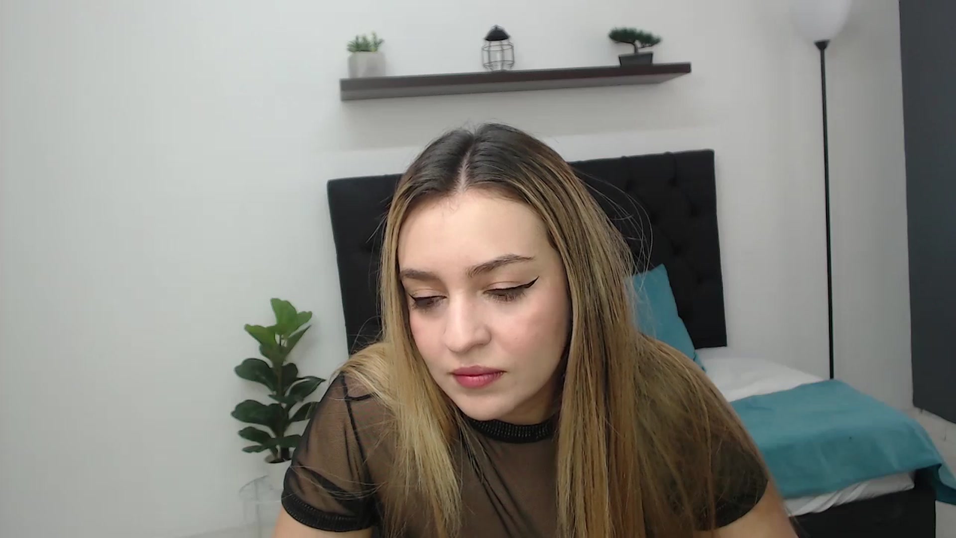 Gallery image thumbnail from CamilleDucan's myfreecams stream on, 05/24/2025, 13:59 image 4 of 20