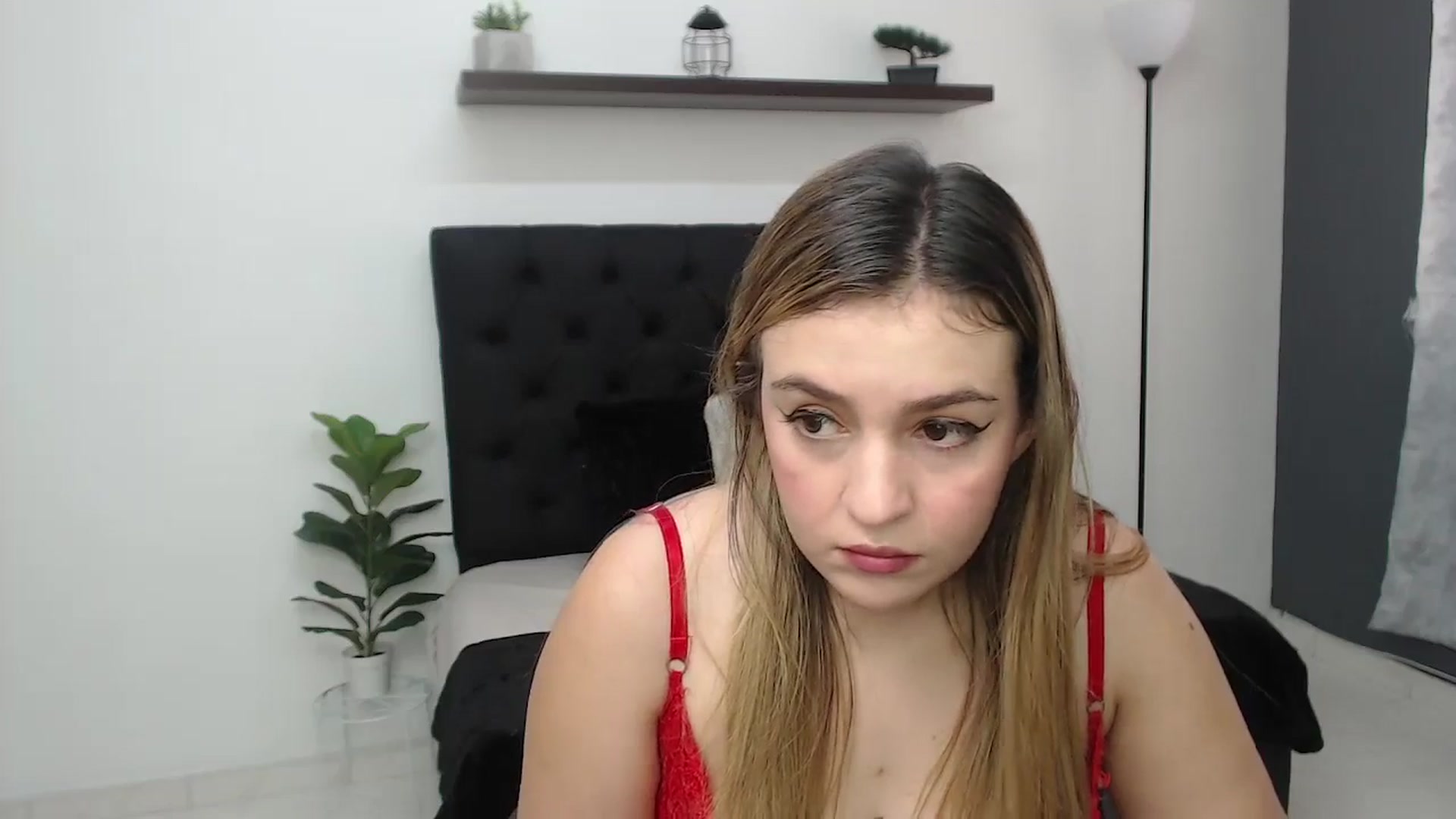 Gallery image thumbnail from CamilleDucan's myfreecams stream on, 05/28/2025, 14:03 image 18 of 20