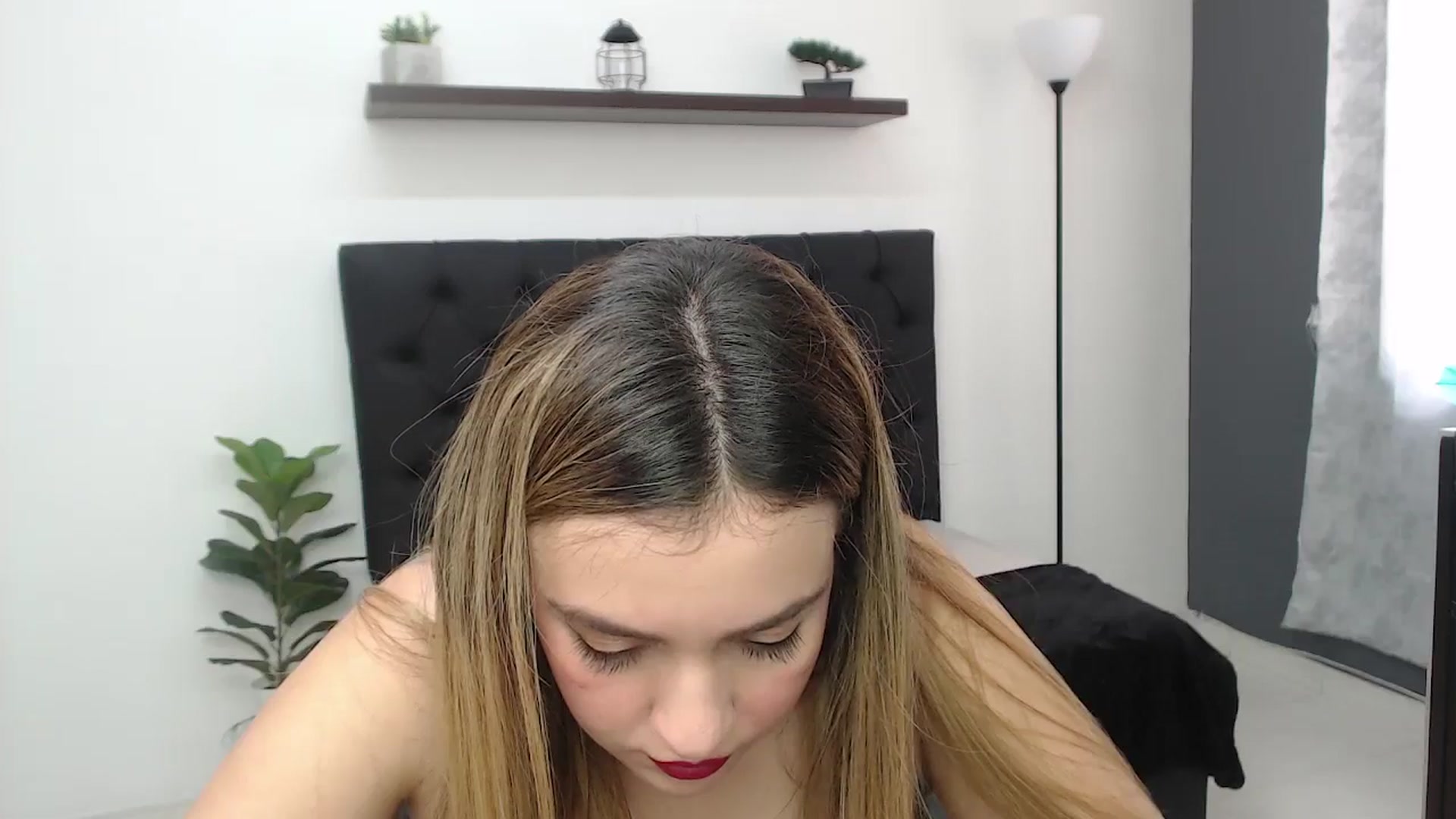 Gallery image thumbnail from CamilleDucan's myfreecams stream on, 05/29/2025, 16:27 image 3 of 20