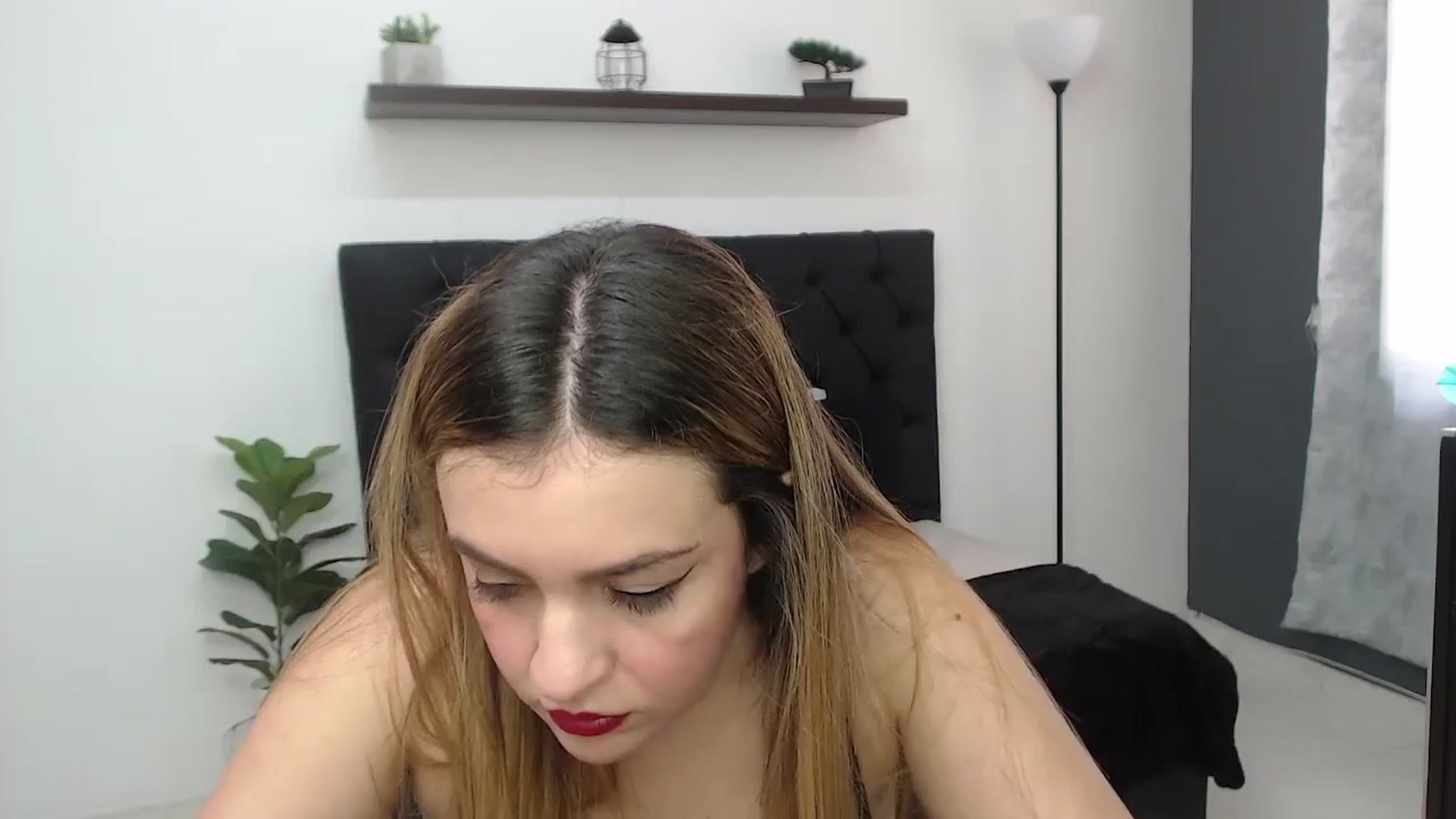 Gallery image thumbnail from CamilleDucan's myfreecams stream on, 05/29/2025, 16:27 image 2 of 20