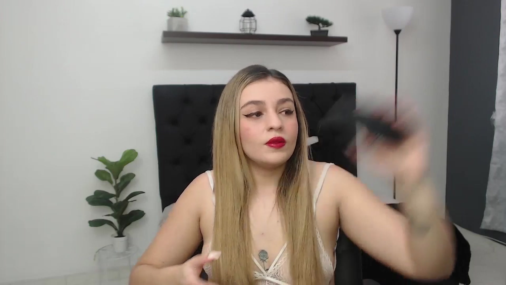 Gallery image thumbnail from CamilleDucan's myfreecams stream on, 05/30/2025, 13:23 image 9 of 20