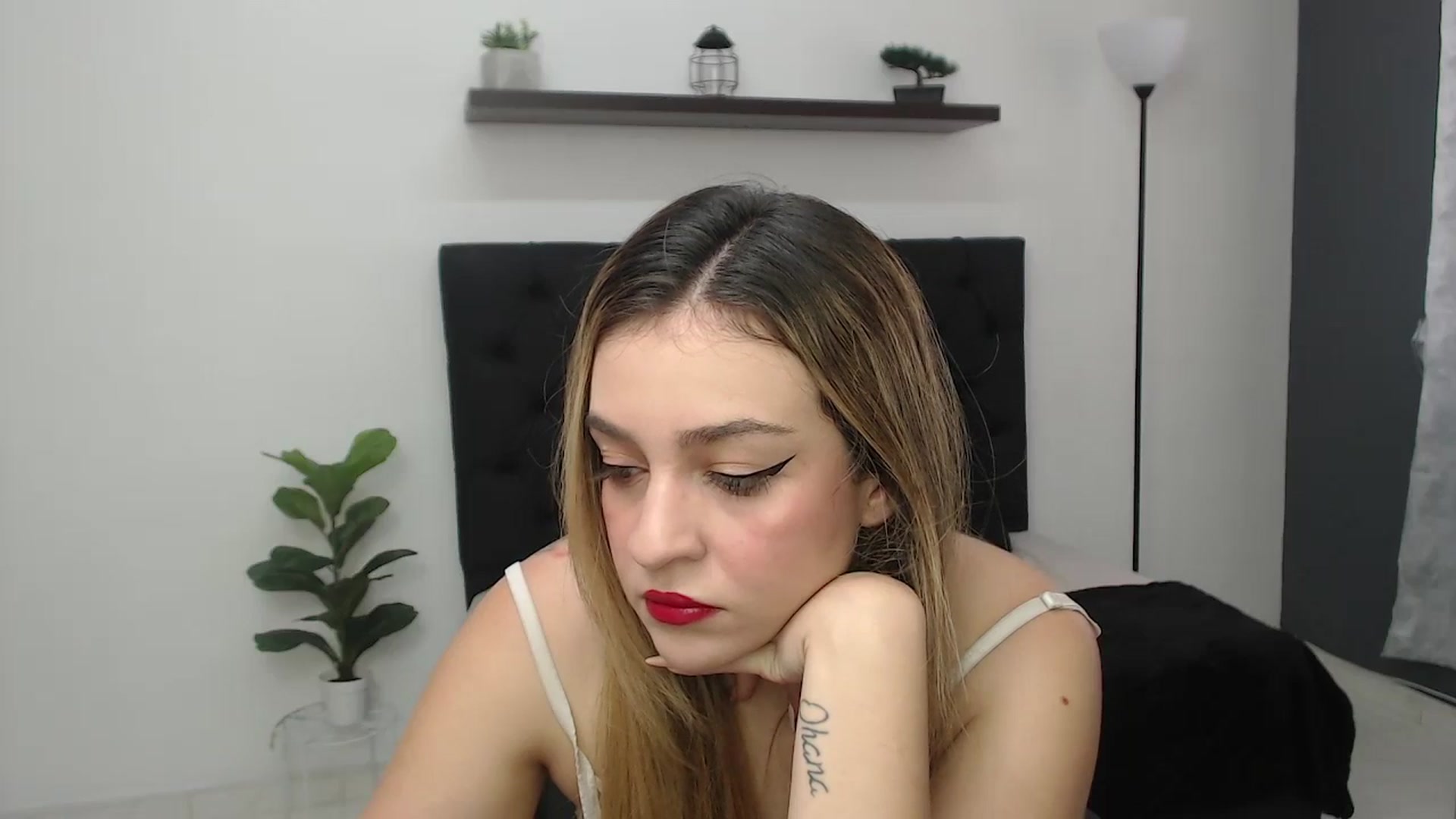 Gallery image thumbnail from CamilleDucan's myfreecams stream on, 05/30/2025, 13:23 image 11 of 20
