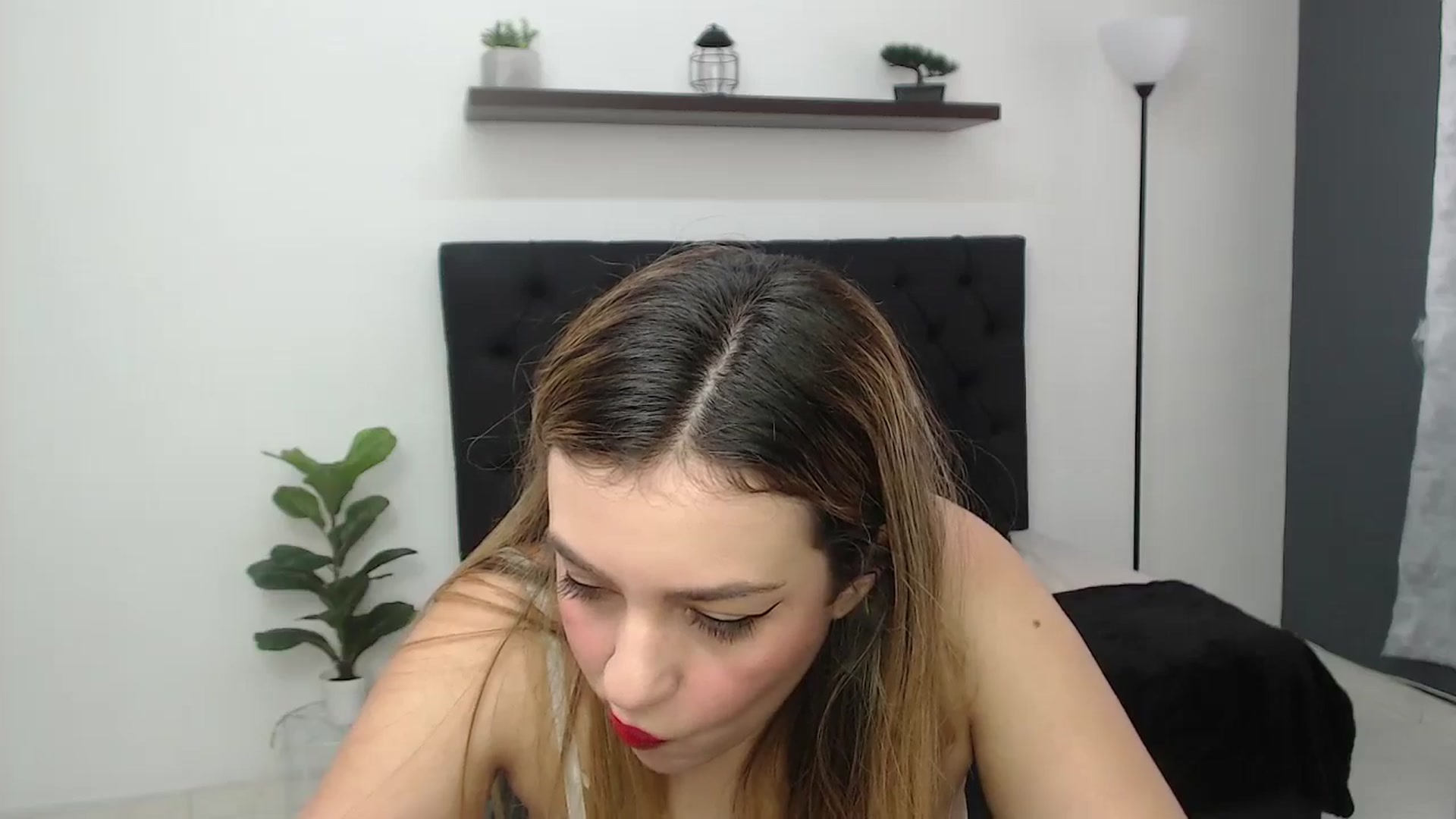 Gallery image thumbnail from CamilleDucan's myfreecams stream on, 05/30/2025, 14:20 image 5 of 20