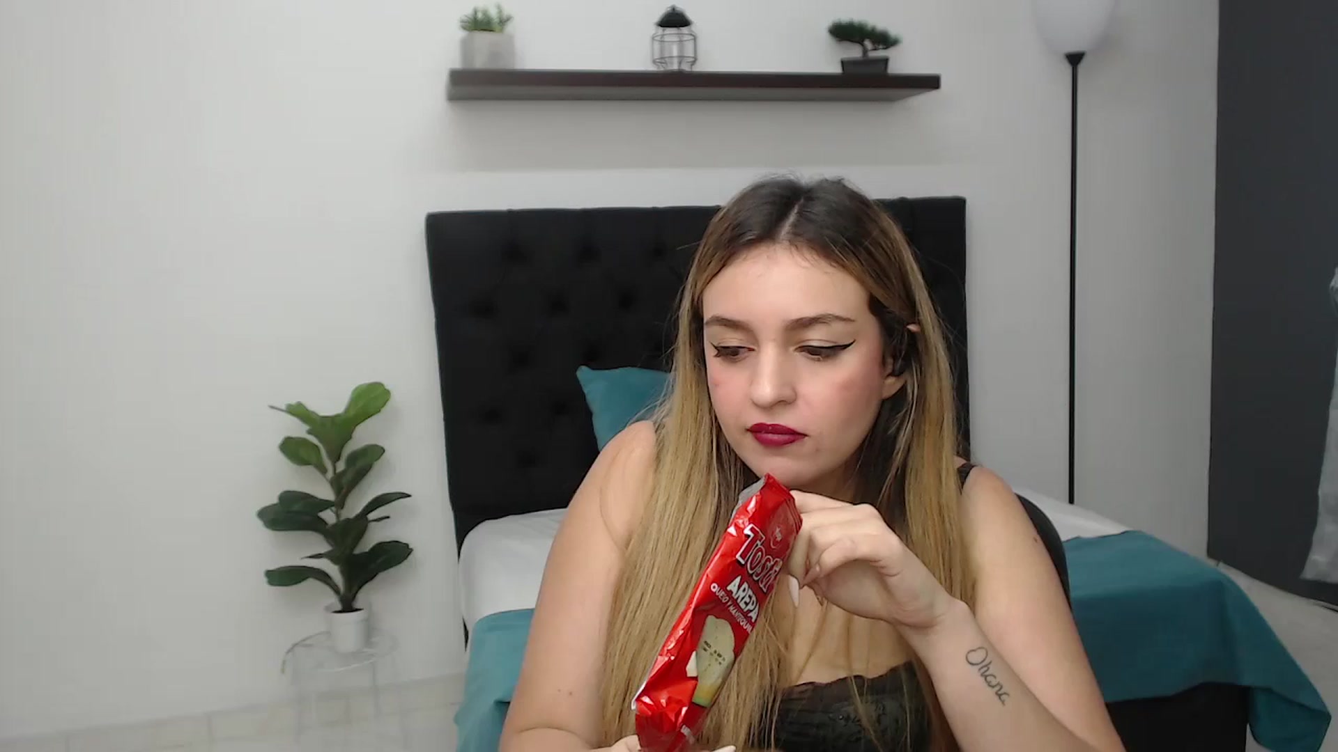 Gallery image thumbnail from CamilleDucan's myfreecams stream on, 06/03/2025, 18:54 image 1 of 20