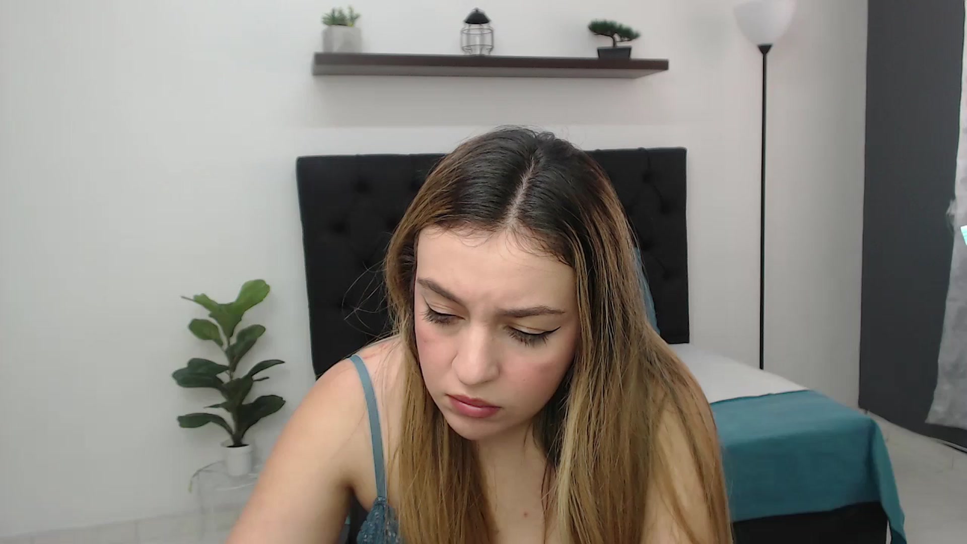 Gallery image thumbnail from CamilleDucan's myfreecams stream on, 06/04/2025, 15:05 image 10 of 20