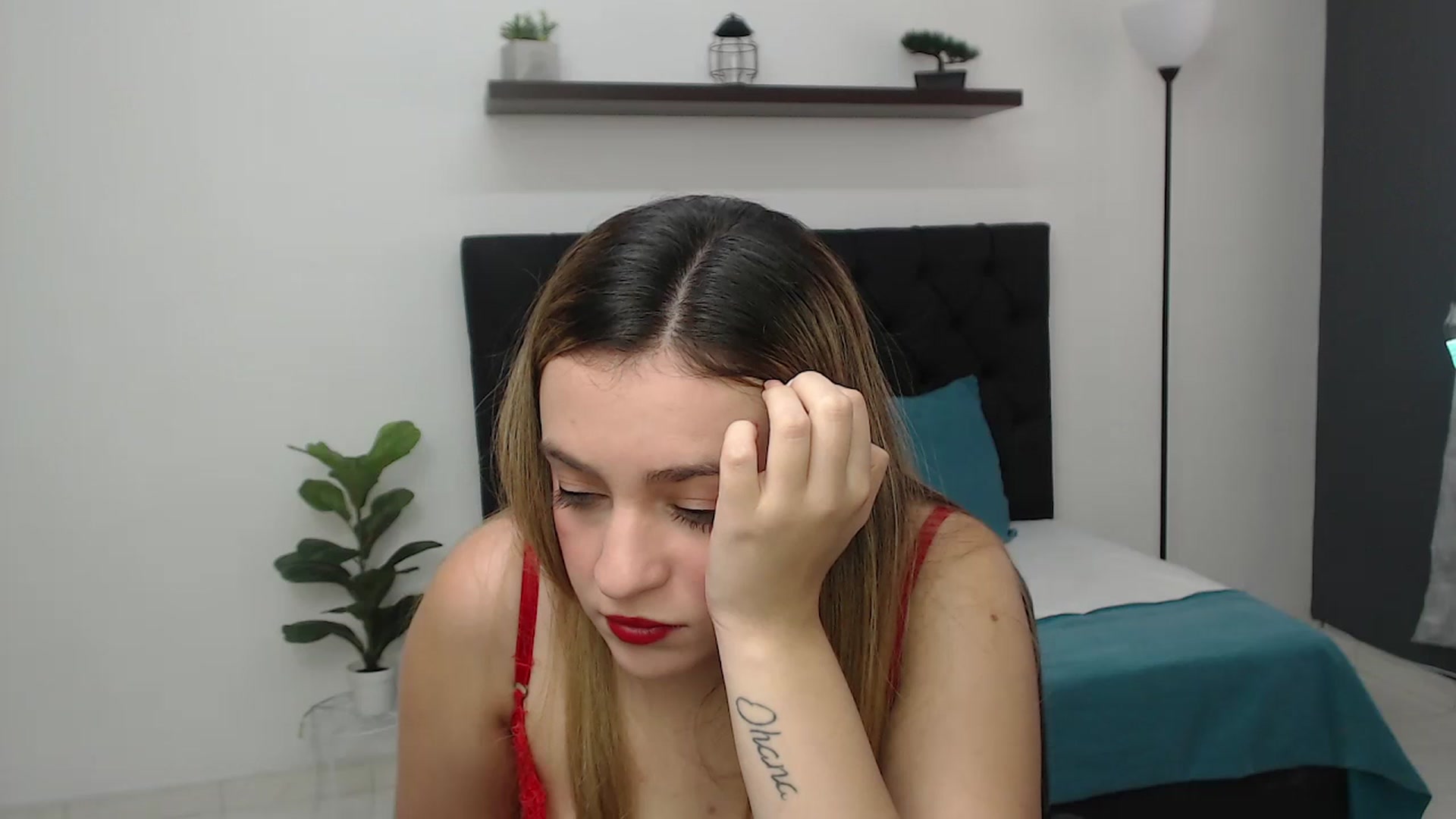 Gallery image thumbnail from CamilleDucan's myfreecams stream on, 06/06/2025, 14:41 image 13 of 20