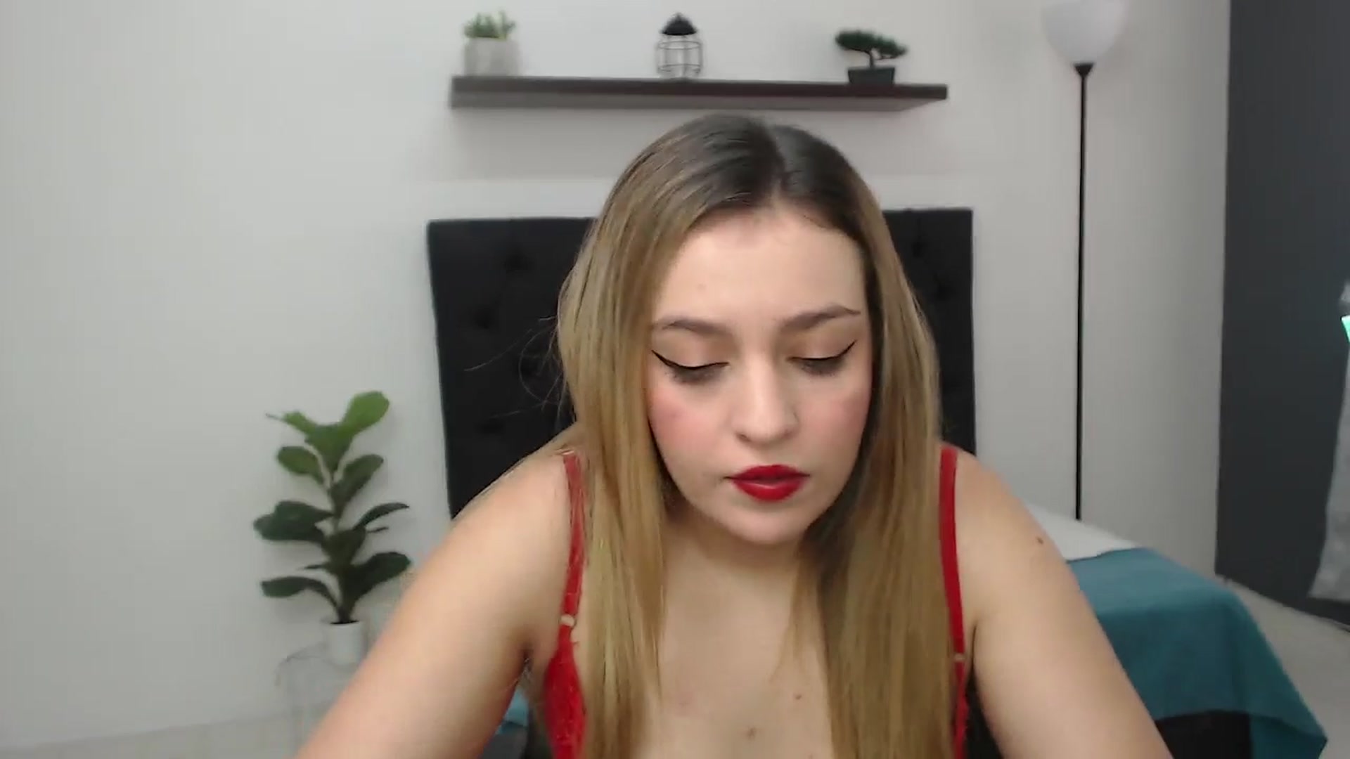 Gallery image thumbnail from CamilleDucan's myfreecams stream on, 06/06/2025, 14:41 image 9 of 20