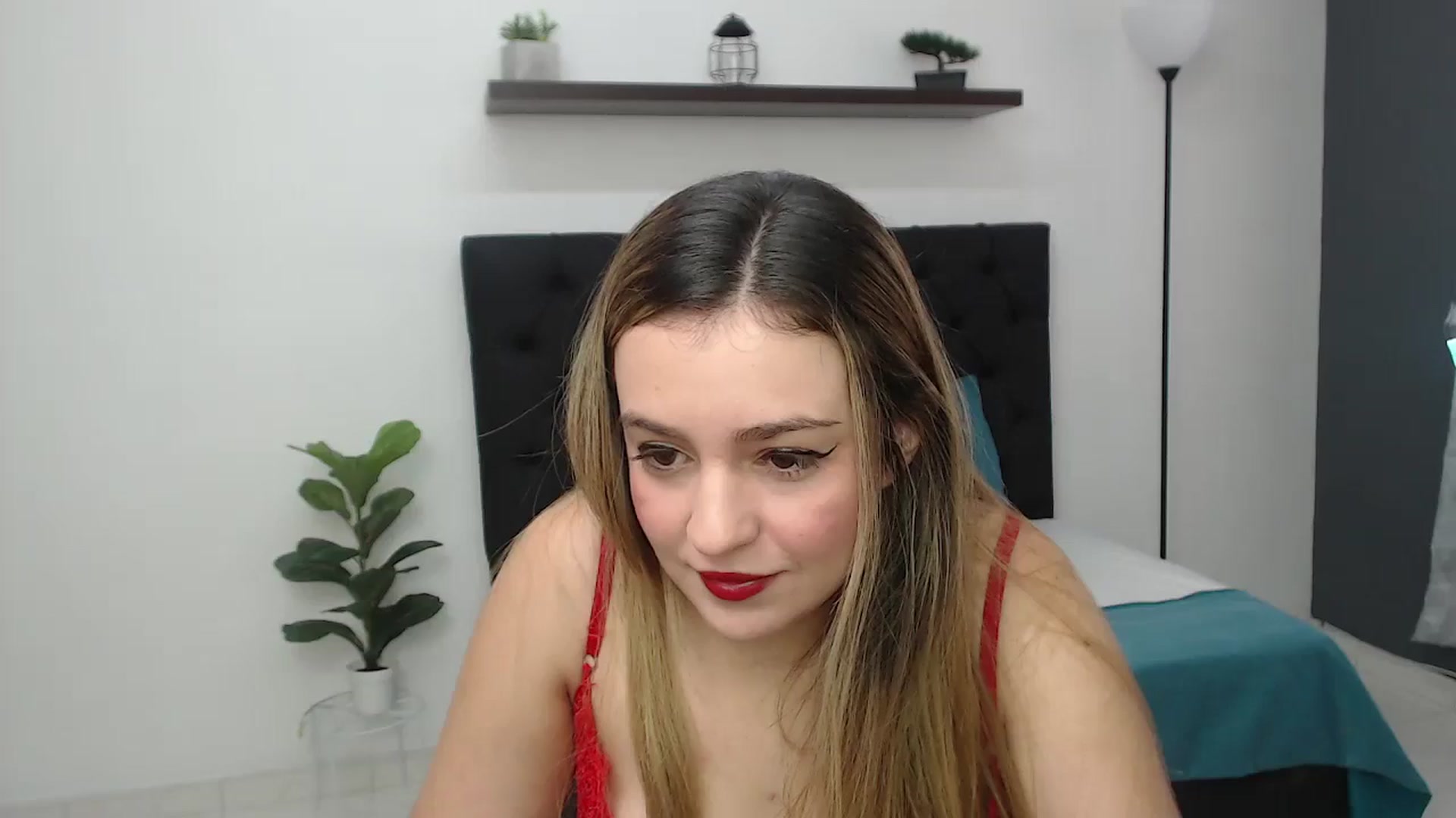 Gallery image thumbnail from CamilleDucan's myfreecams stream on, 06/06/2025, 14:41 image 11 of 20