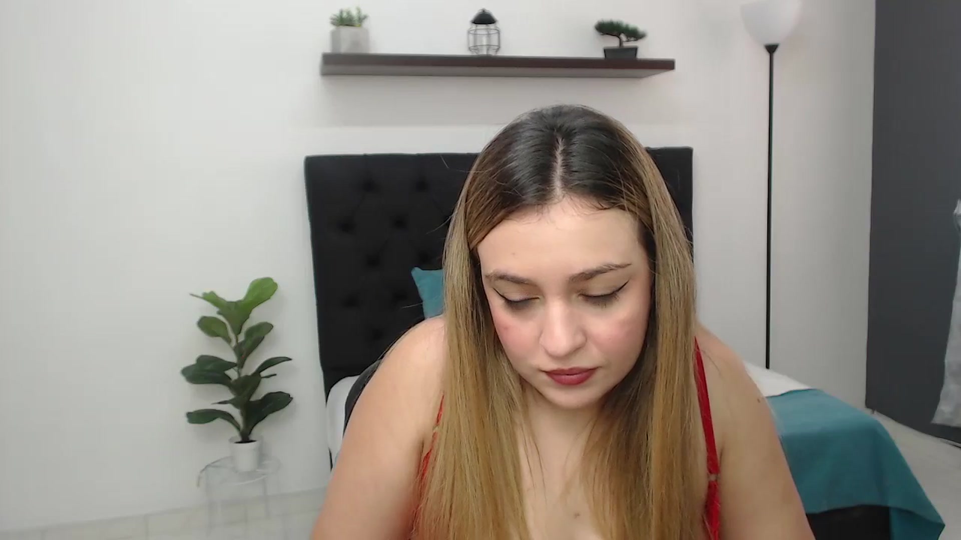 Gallery image thumbnail from CamilleDucan's myfreecams stream on, 06/06/2025, 15:30 image 4 of 20