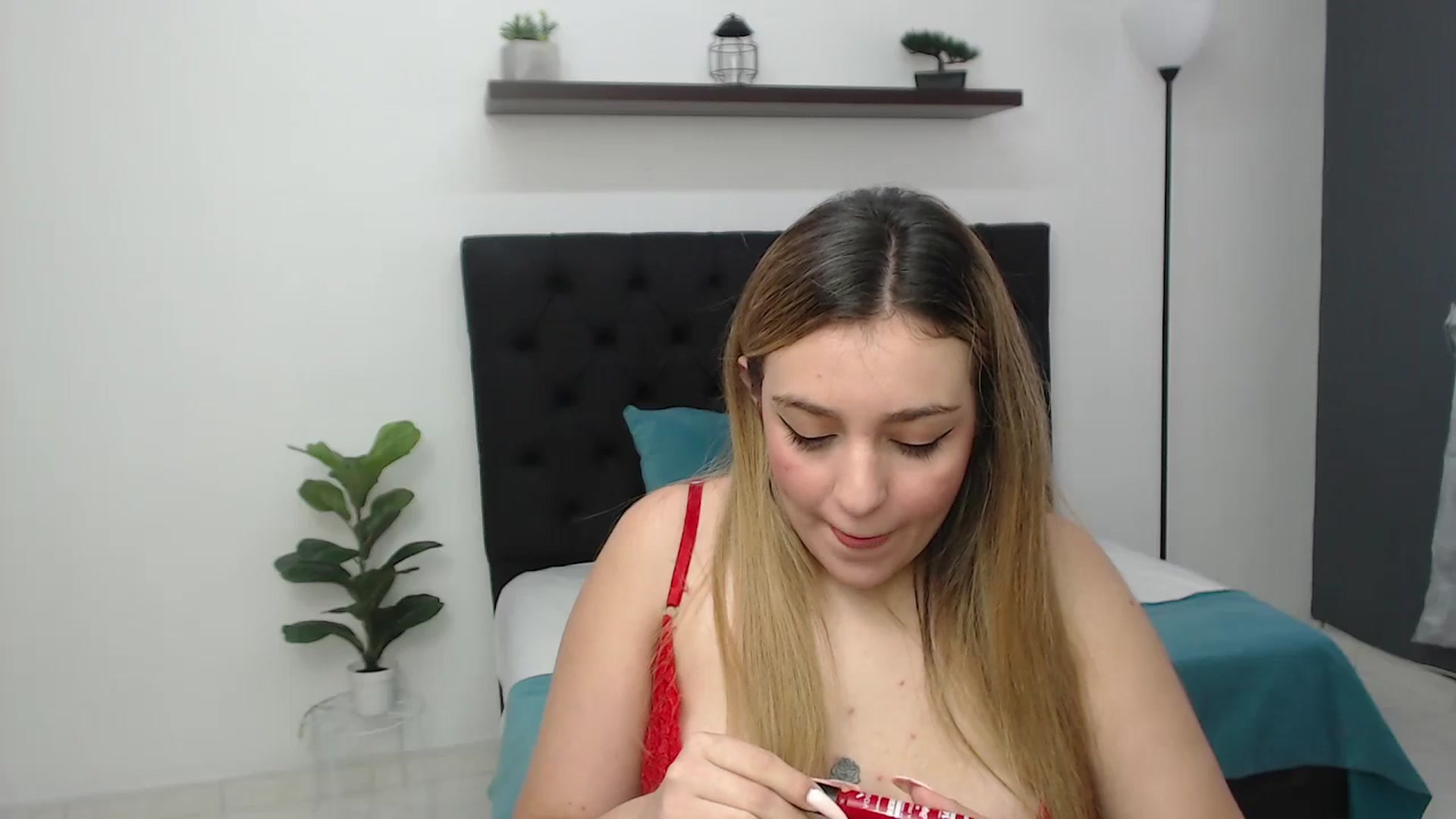 Gallery image thumbnail from CamilleDucan's myfreecams stream on, 06/06/2025, 15:30 image 10 of 20