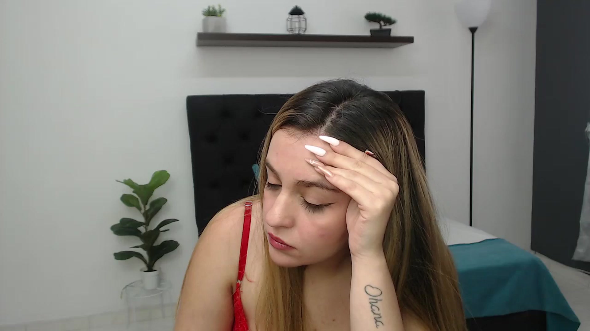 Gallery image thumbnail from CamilleDucan's myfreecams stream on, 06/06/2025, 18:40 image 1 of 20
