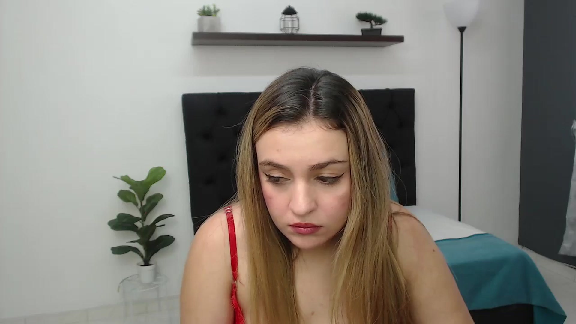 Gallery image thumbnail from CamilleDucan's myfreecams stream on, 06/06/2025, 18:40 image 5 of 20