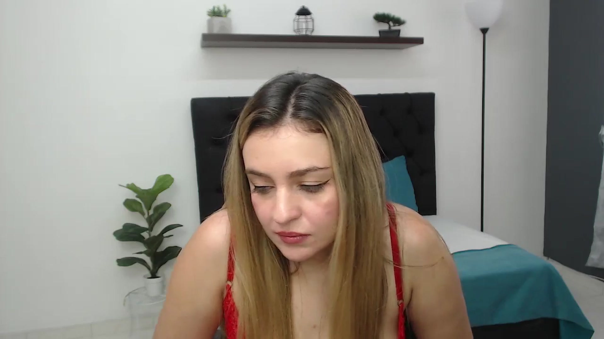Gallery image thumbnail from CamilleDucan's myfreecams stream on, 06/06/2025, 18:40 image 15 of 20