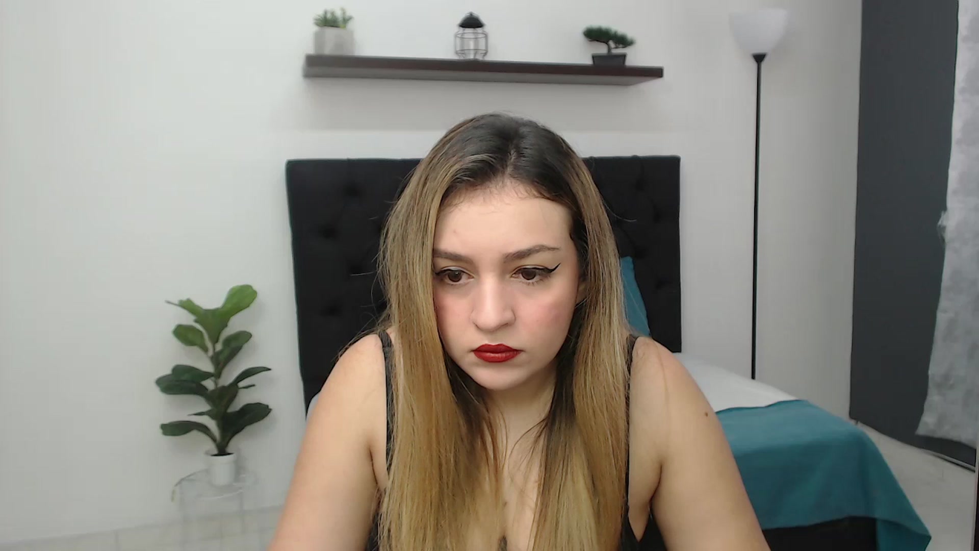 Gallery image thumbnail from CamilleDucan's myfreecams stream on, 06/07/2025, 14:11 image 8 of 20